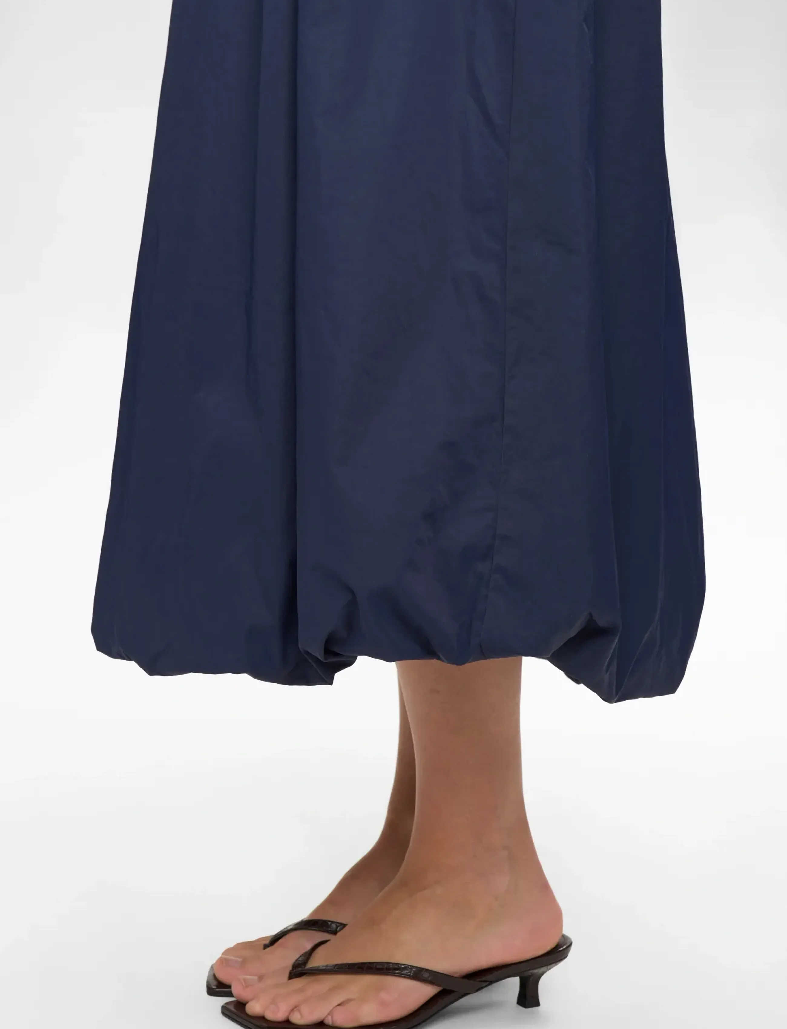 Nümph - NUFRANKIE BALLOON SKIRT - maxi nederdele - dark sapphire - 4