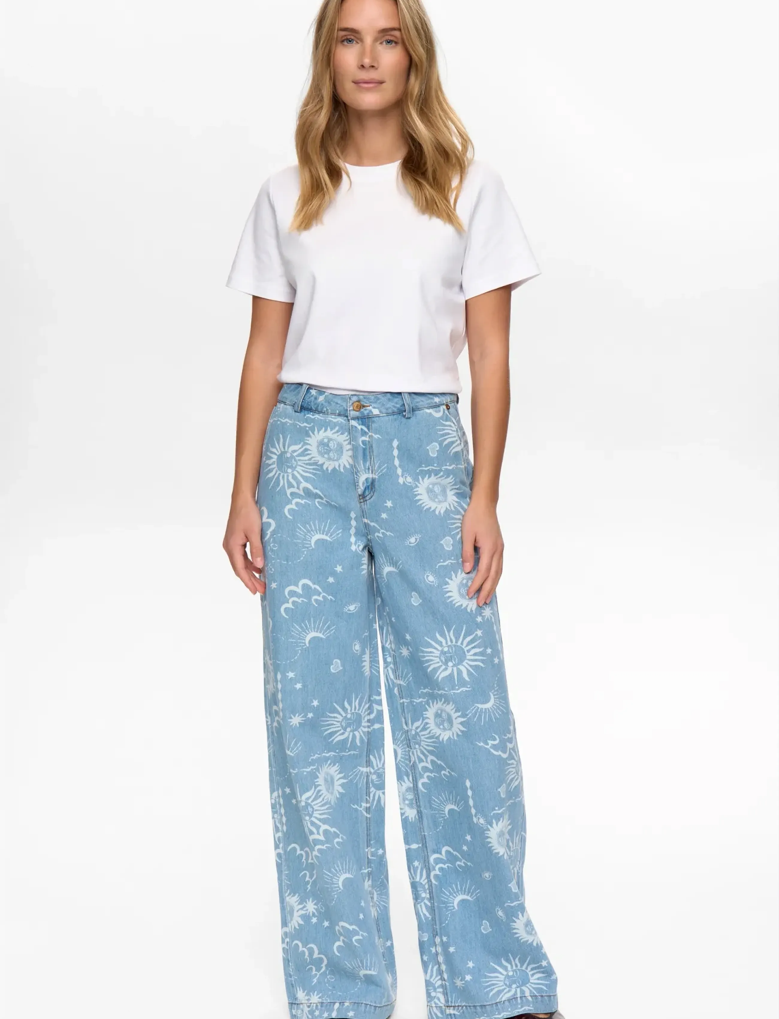 Nümph NUGISELLY HR WIDE JEANS - Tøj - LIGHT BLUE DENIM / blue