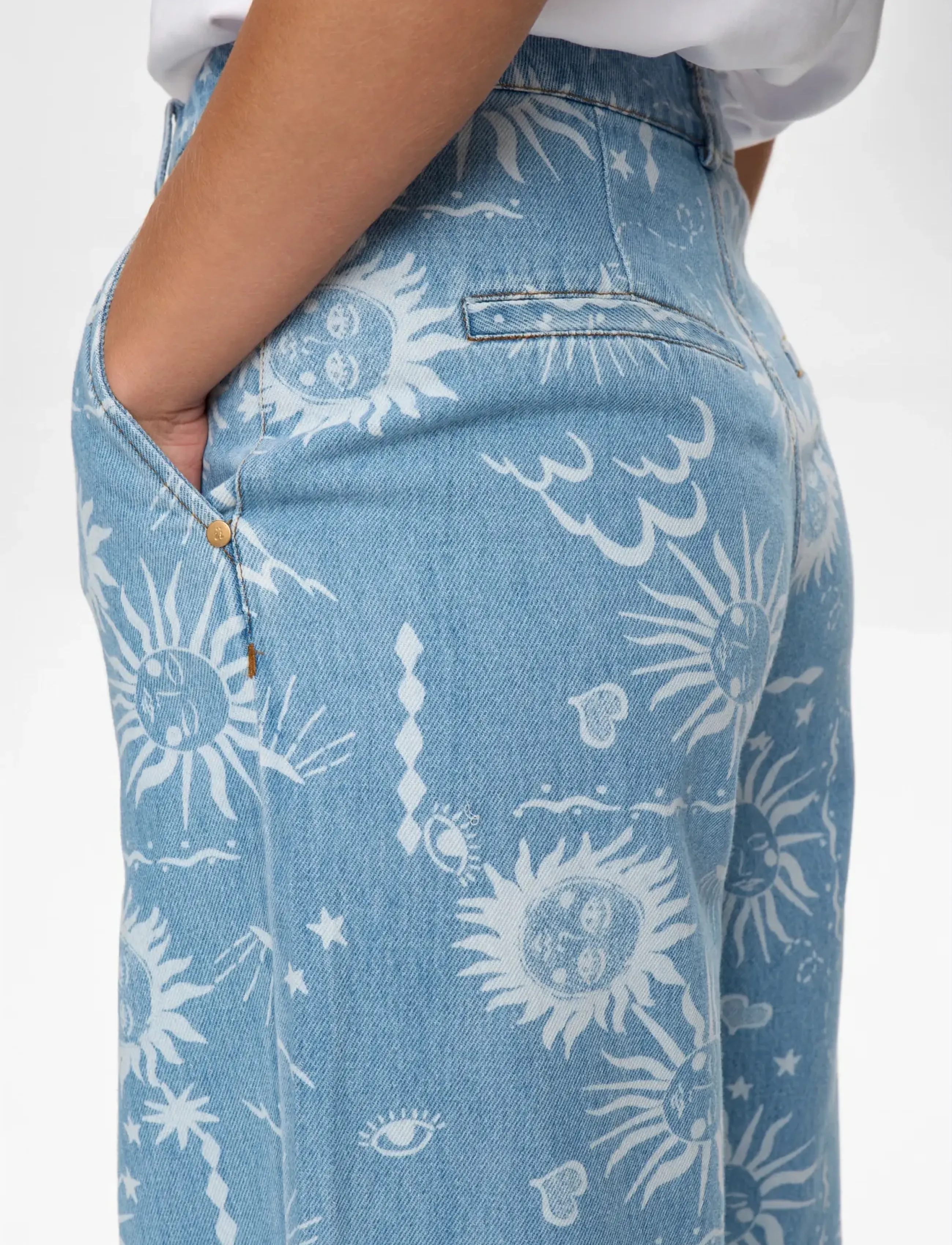 Nümph - NUGISELLY HR WIDE JEANS - hosen mit weitem bein - light blue denim - 5