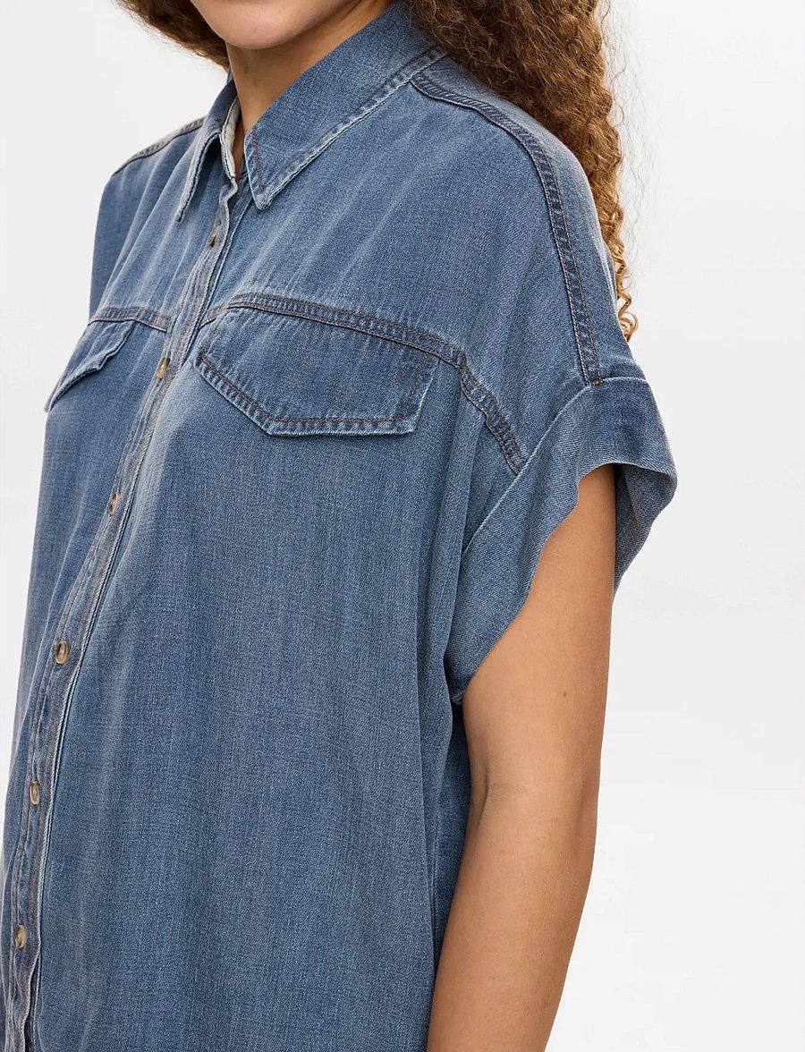 Nümph - NUELIDA SLEEVELESS SHIRT - jeansskjortor - snow washed denim - 4