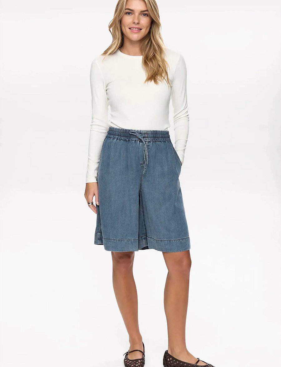 Nümph - NUELIDA SHORTS - lühikesed teksapüksid - snow washed denim - 4