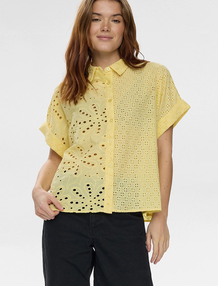Nümph - NUPALMA SLEEVELESS SHIRT - kurzärmlige hemden - popcorn - 0
