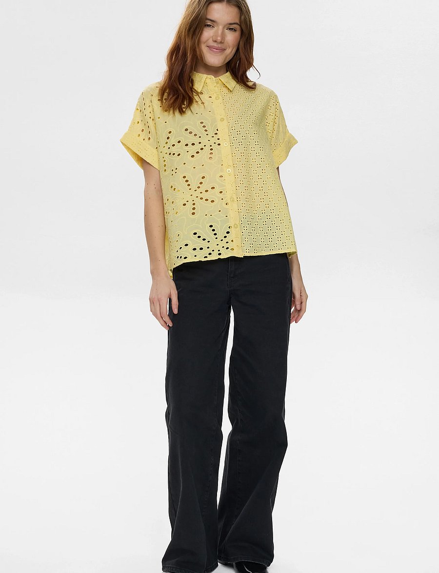 Nümph - NUPALMA SLEEVELESS SHIRT - kurzärmlige hemden - popcorn - 4
