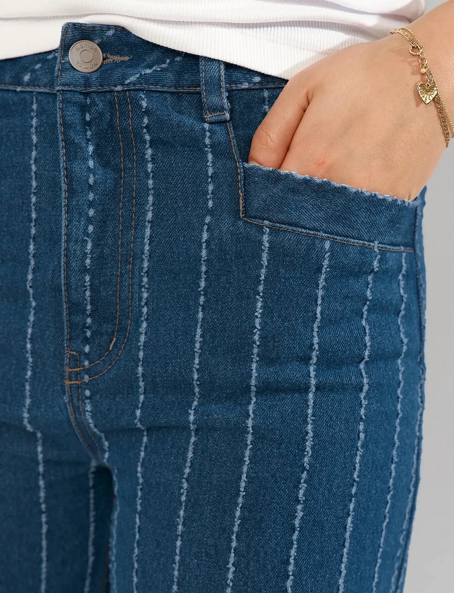 Nümph - NUATLANTA HIGH RISE JEANS - pantalons larges - medium blue denim - 2