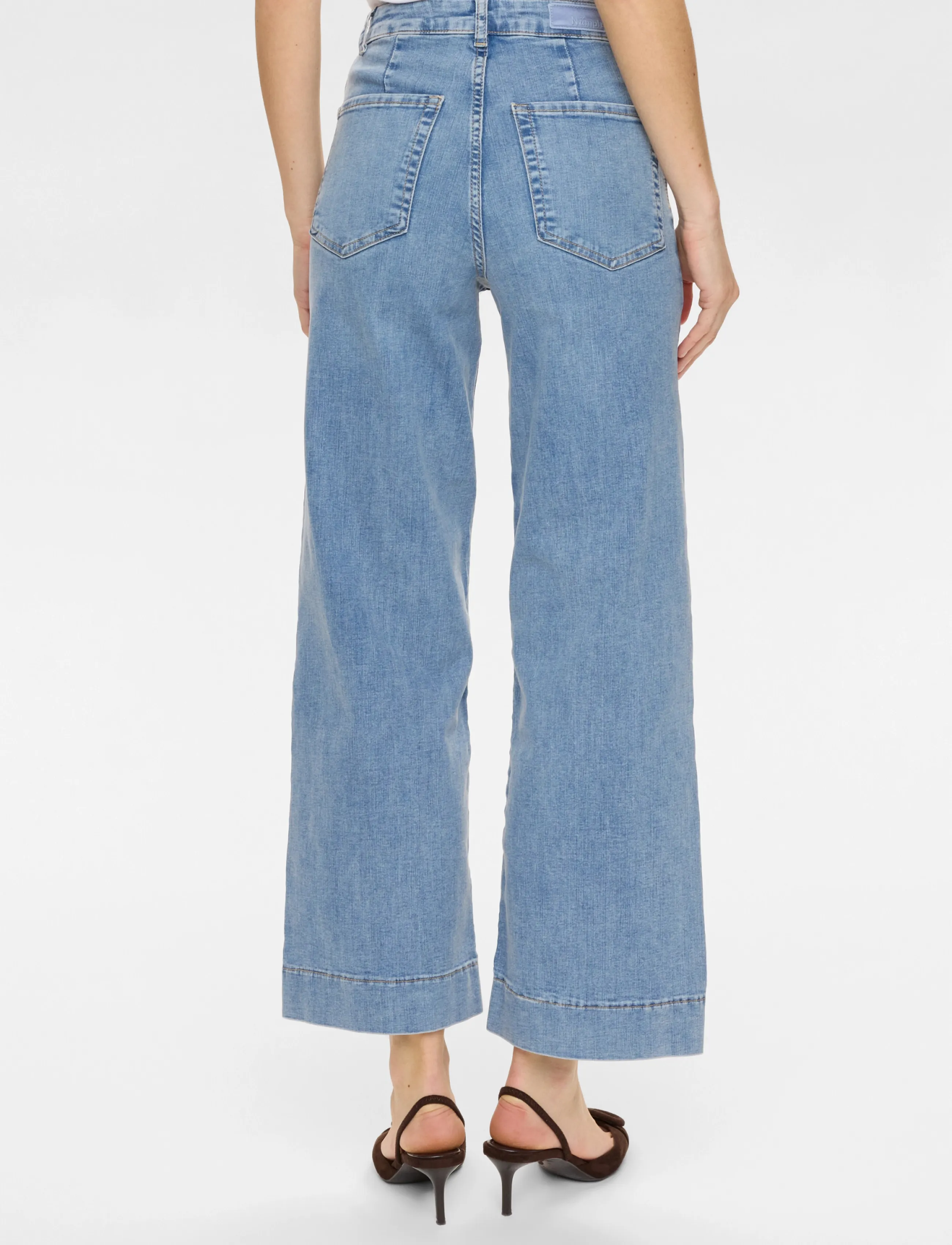 Nümph - NUPARIS HR WIDE JEANS - P3019 - light b. stonewash denim - 3