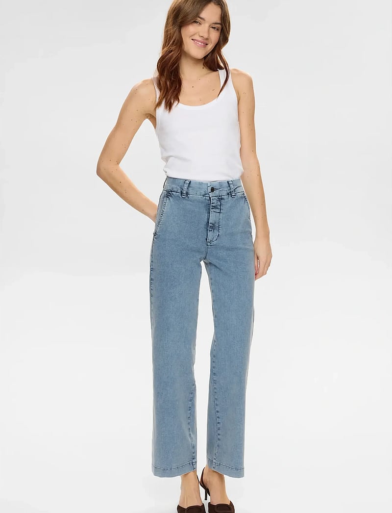 Nümph - NUAMBER HR WIDE JEANS R3019 - straight jeans - light b. stonewash denim - 3