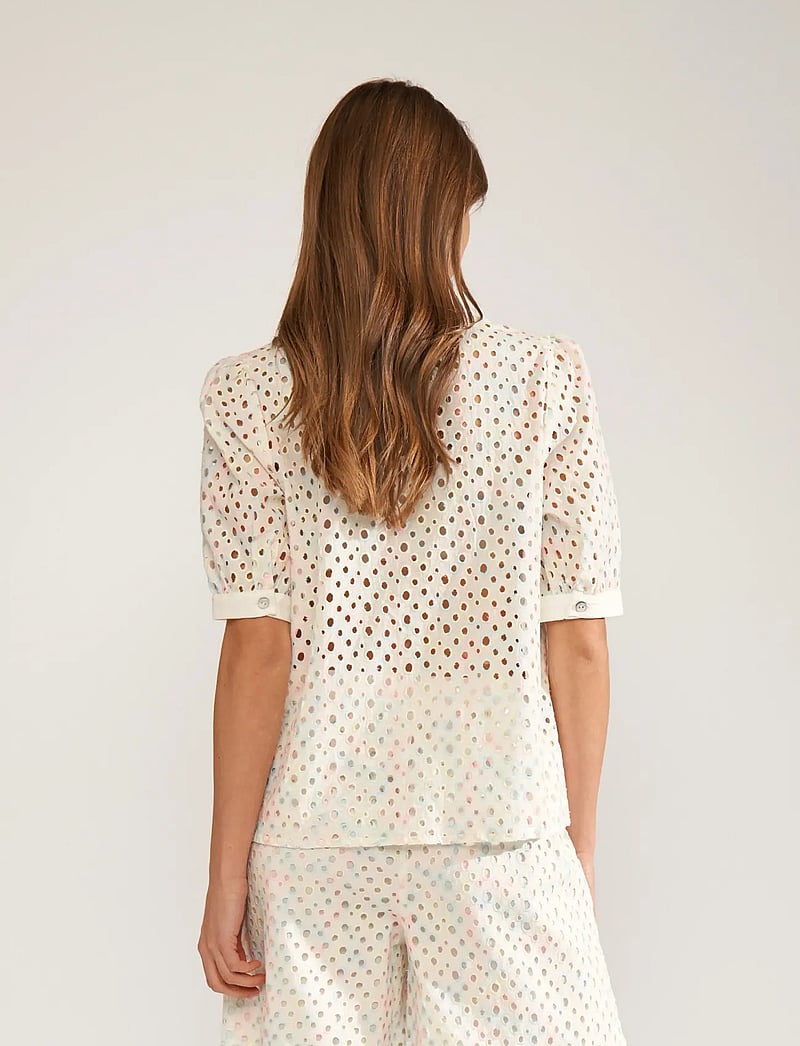 Nümph - NUMARISA SS SHIRT - kortærmede skjorter - bright white - 3