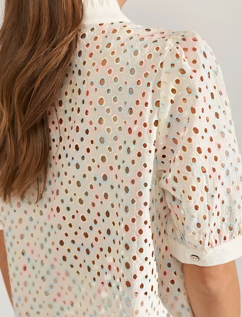 Nümph - NUMARISA SS SHIRT - kortærmede skjorter - bright white - 5