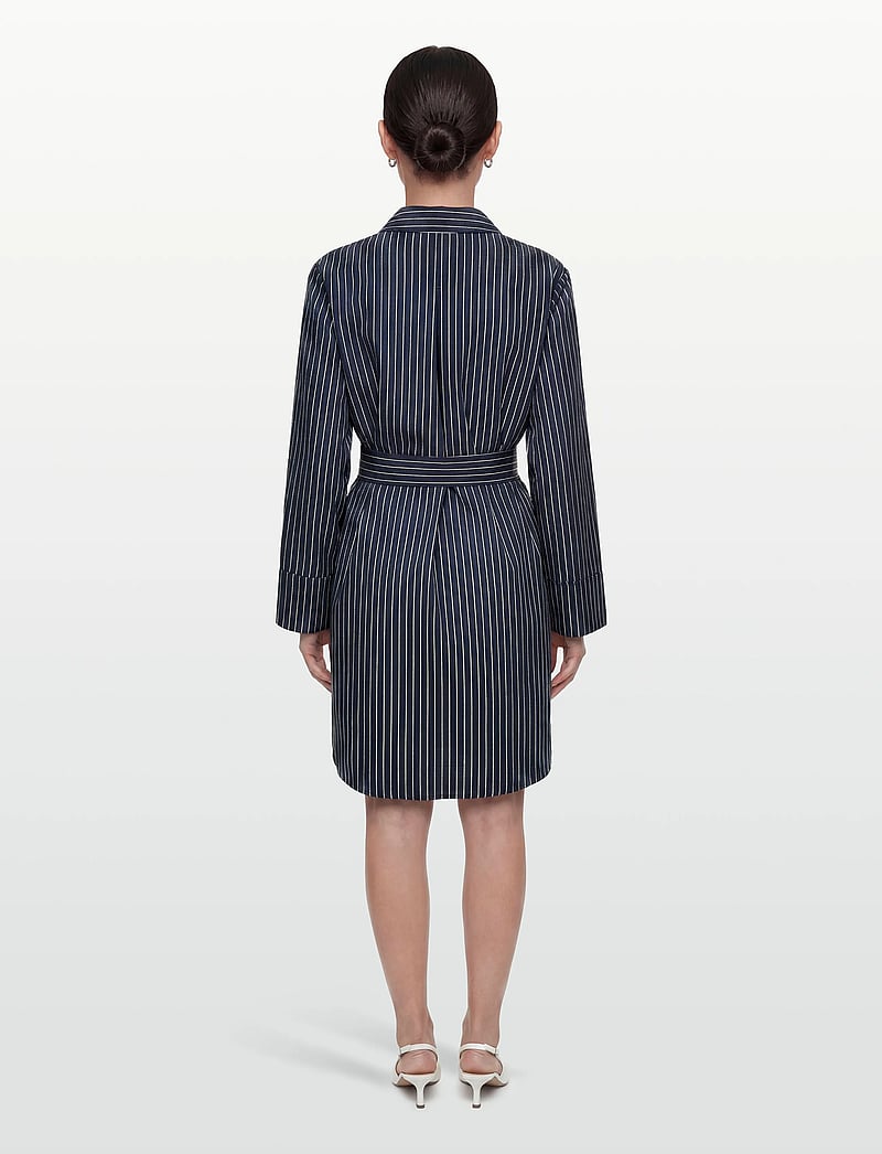 Nümph - NUASTRA DRESS - hemdkleider - dark sapphire - 4