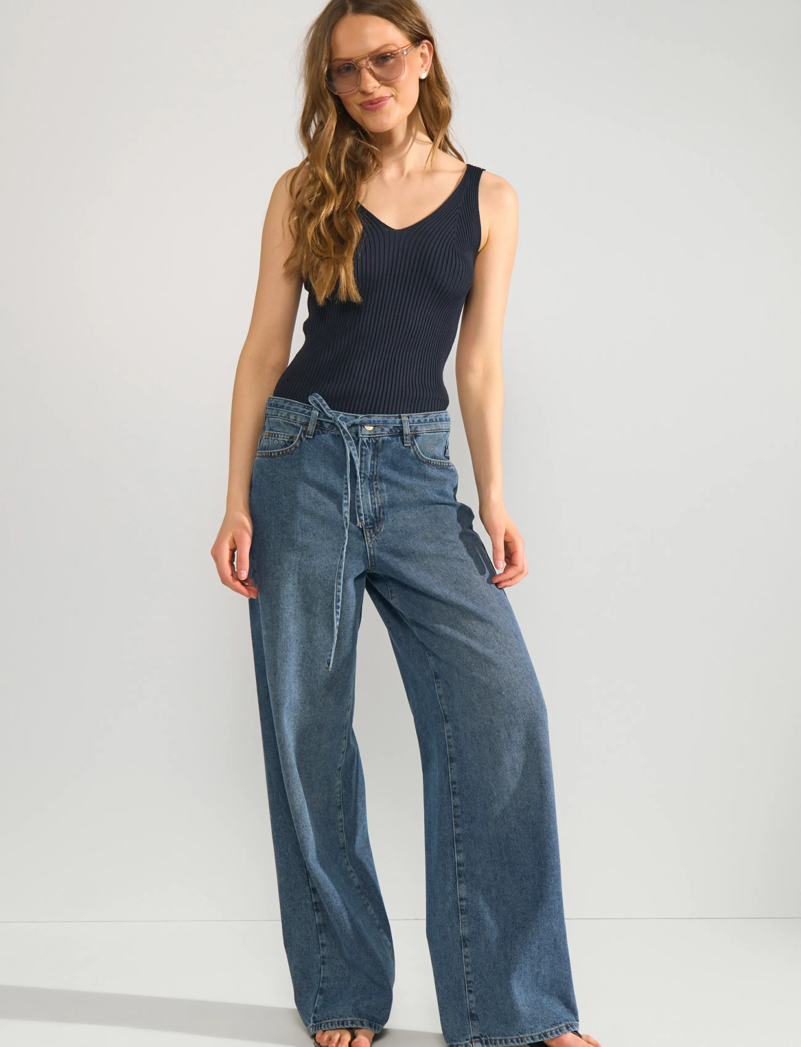 Nümph NUBROOKLYN HR WIDE JEANS - P3013 - Denimkläder - MEDIUM BLUE DENIM / blue