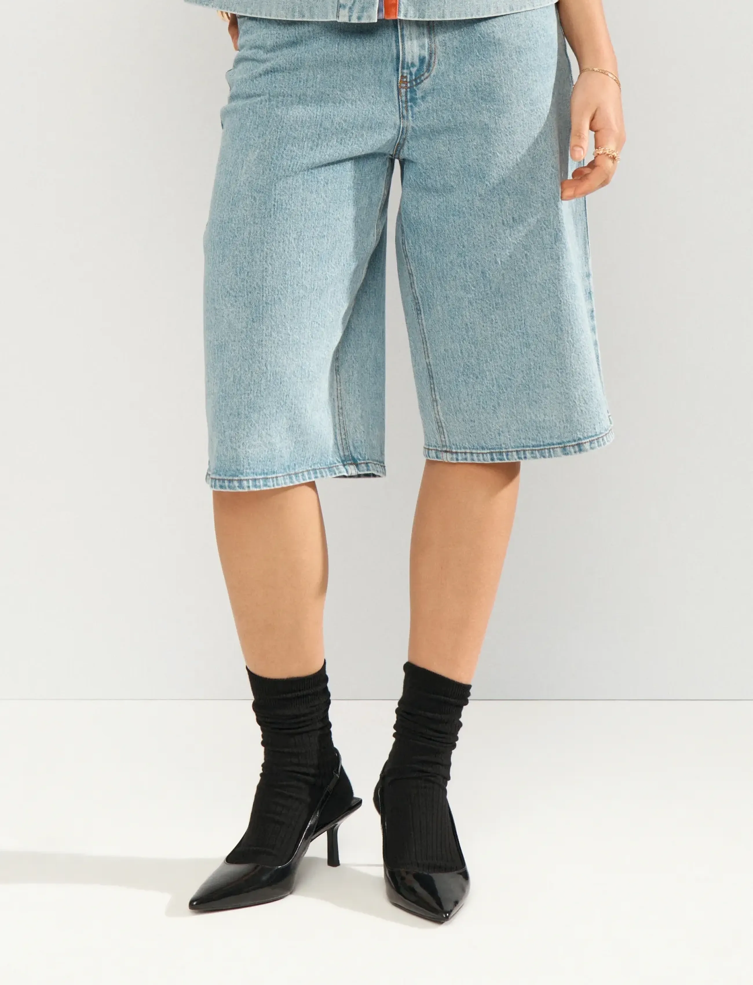 Nümph - NUMALAGA SHORTS - bermudashorts - light blue denim - 3
