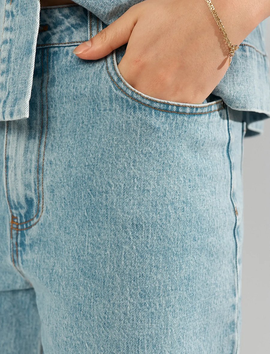 Nümph - NUMALAGA SHORTS - jeansshorts - light blue denim - 4