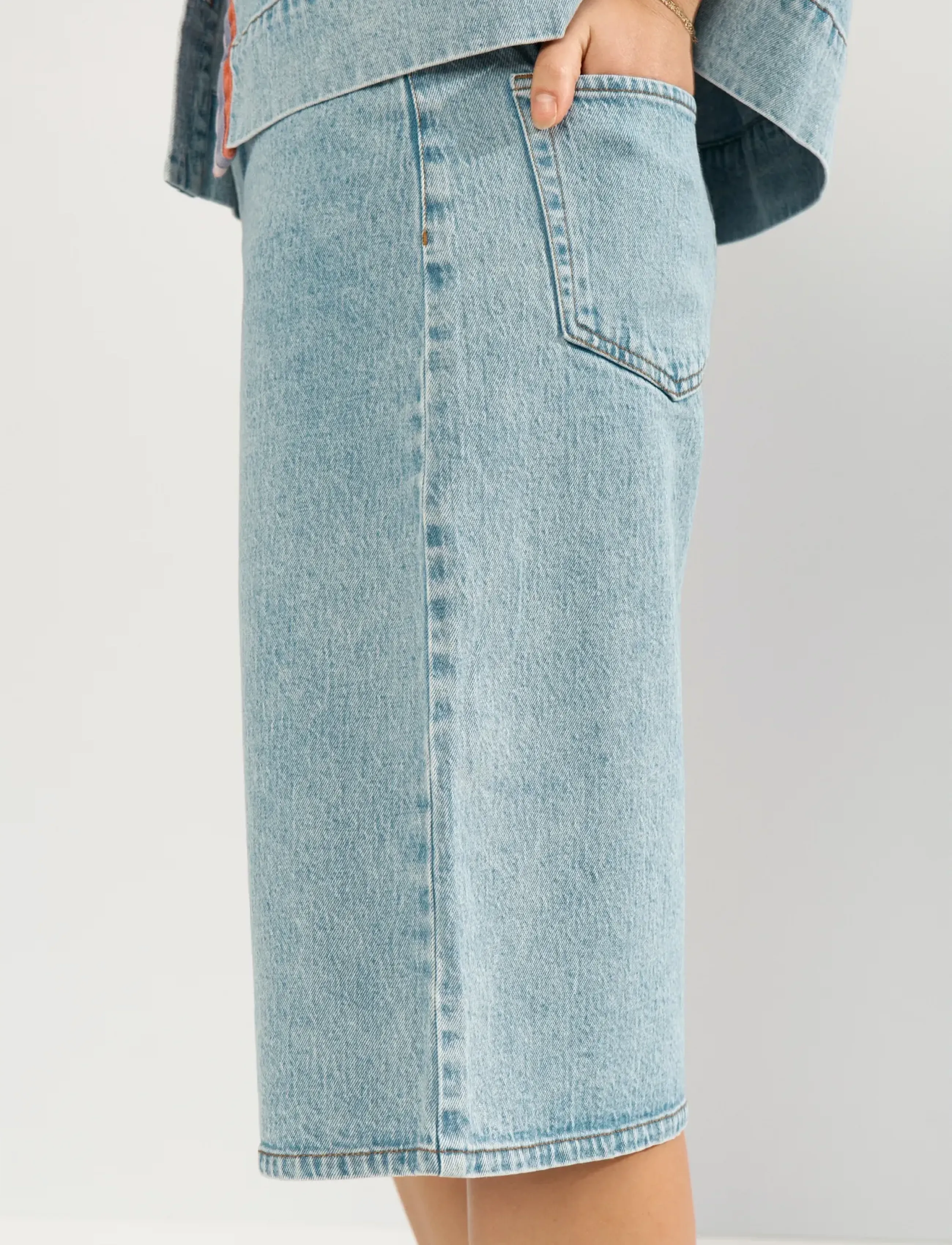 Nümph - NUMALAGA SHORTS - bermudashorts - light blue denim - 5