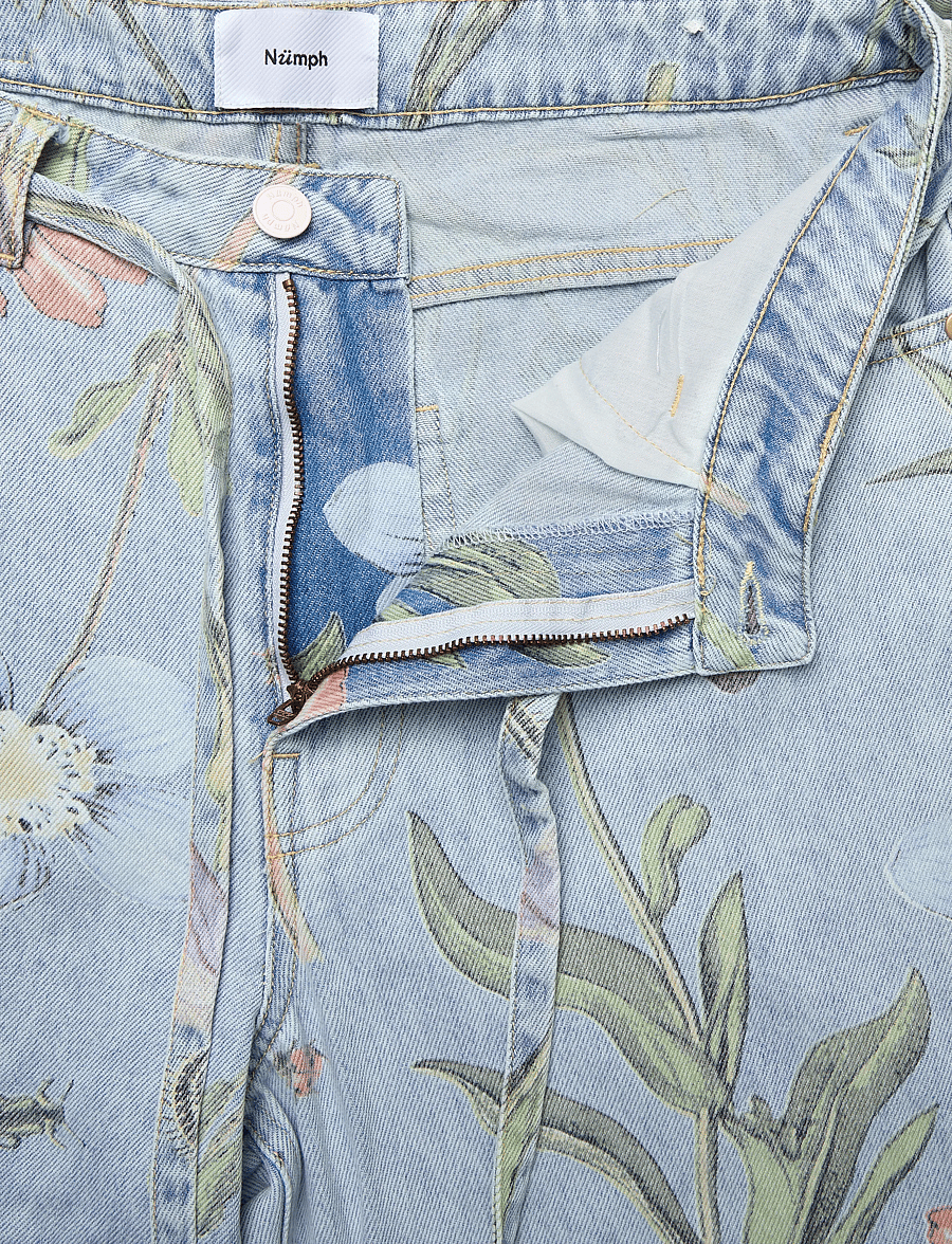 Nümph - NUVERONA HR WIDE JEANS 3010 - hosen mit weitem bein - light blue denim - 3