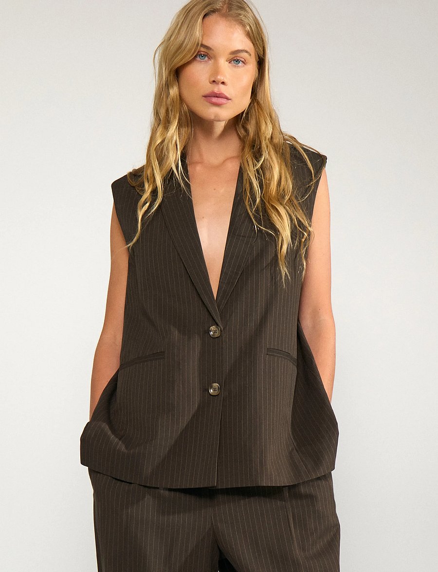 Nümph - NUSONYA VEST - Ülikonna vestid - black coffee - 0
