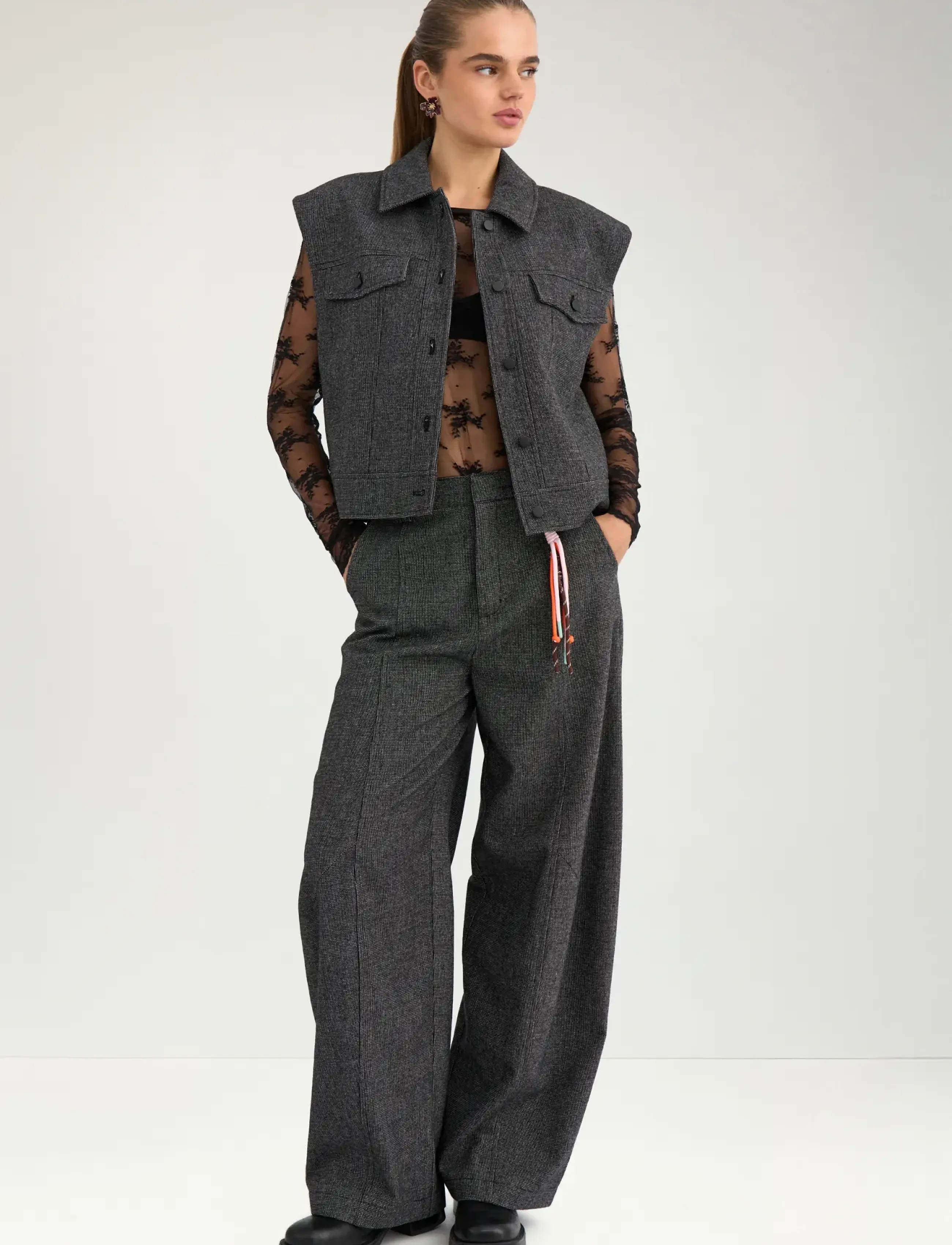 Nümph NUROKI BARREL PANTS - Hosen mit geradem Bein - DARK GREY MELANGE / grey