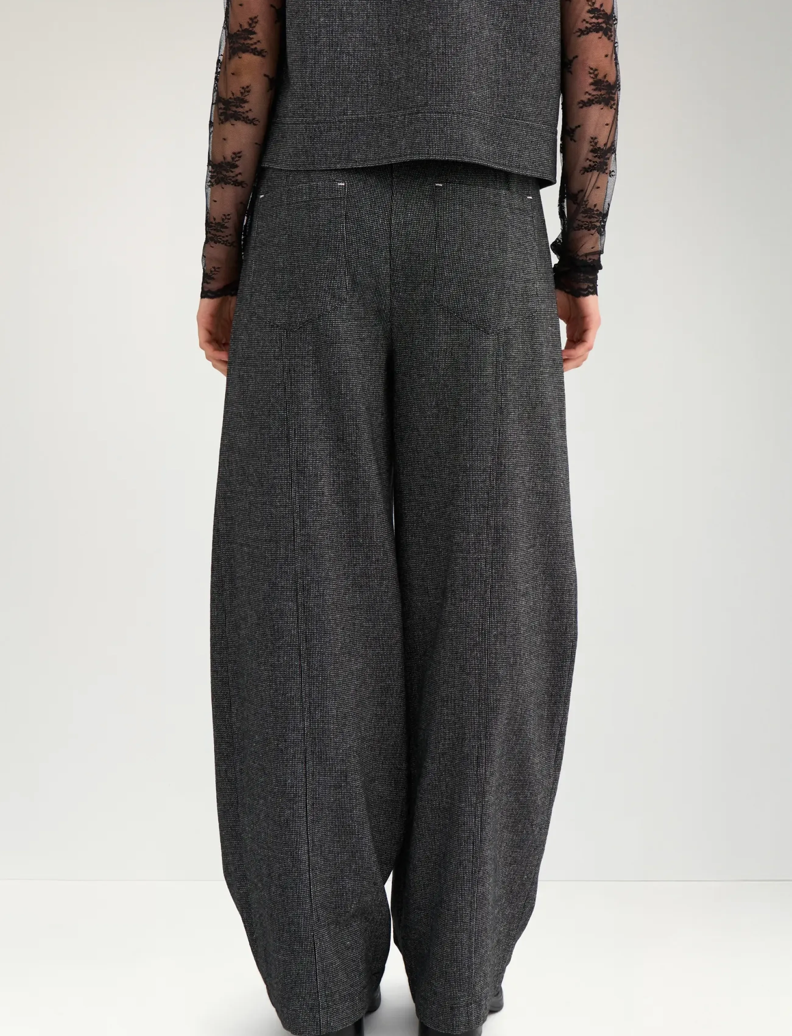 Nümph - NUROKI BARREL PANTS - hosen mit geradem bein - dark grey melange - 4