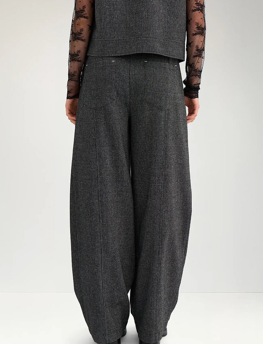 Nümph - NUROKI BARREL PANTS - hosen mit geradem bein - dark grey melange - 4