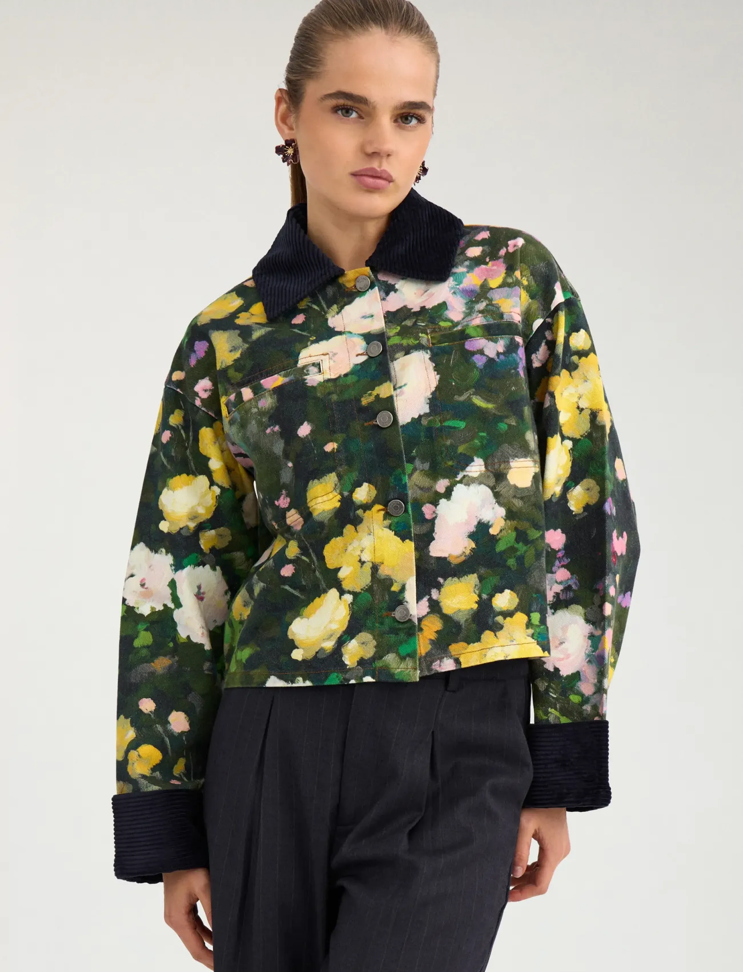 Nümph NULISSA SHORT JACKET - Jackets & Coats - BOTANICAL GARDEN / green