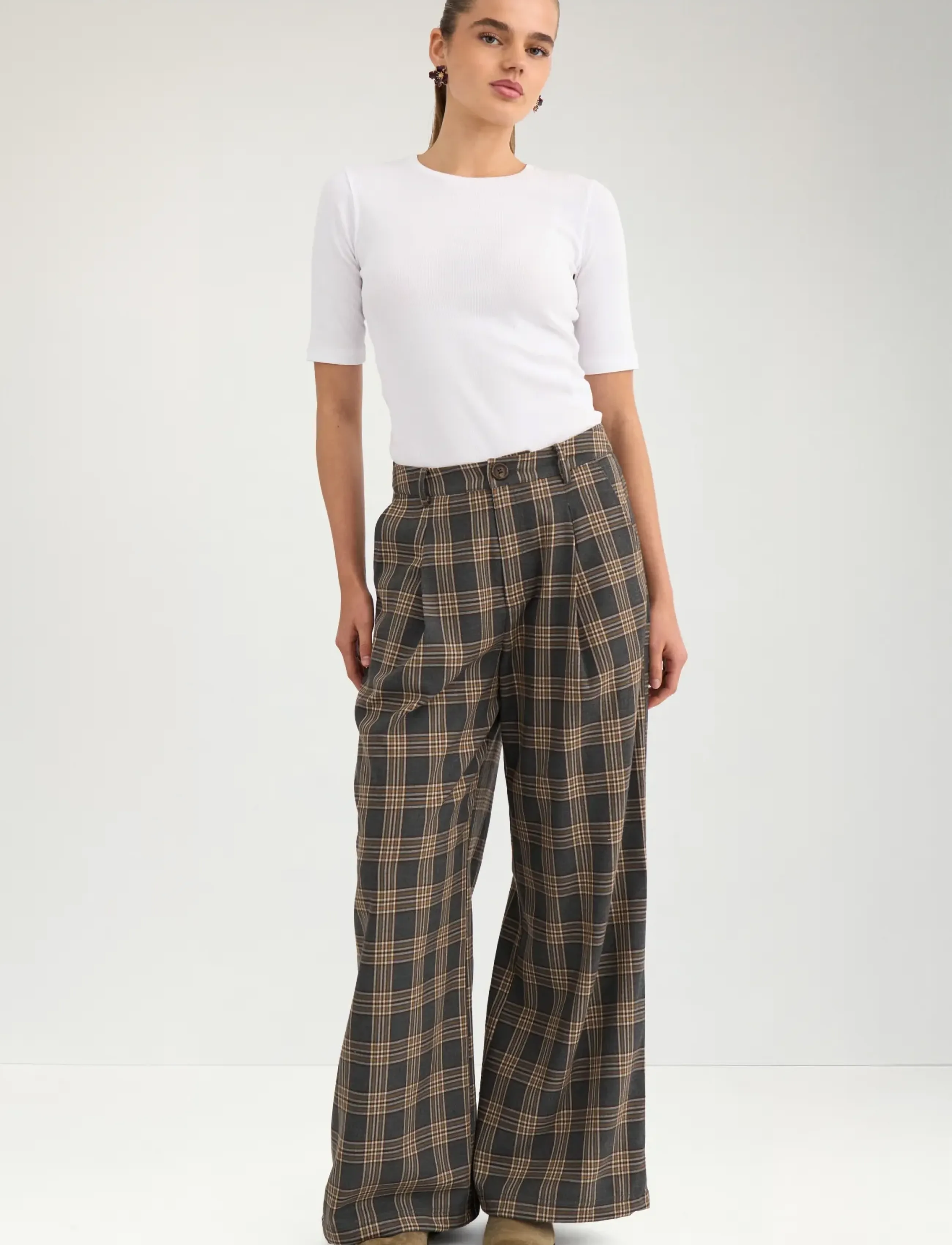 Nümph NUKAMALA PANTS - Hose mit geradem Bein - DARK GREY MELANGE / grey