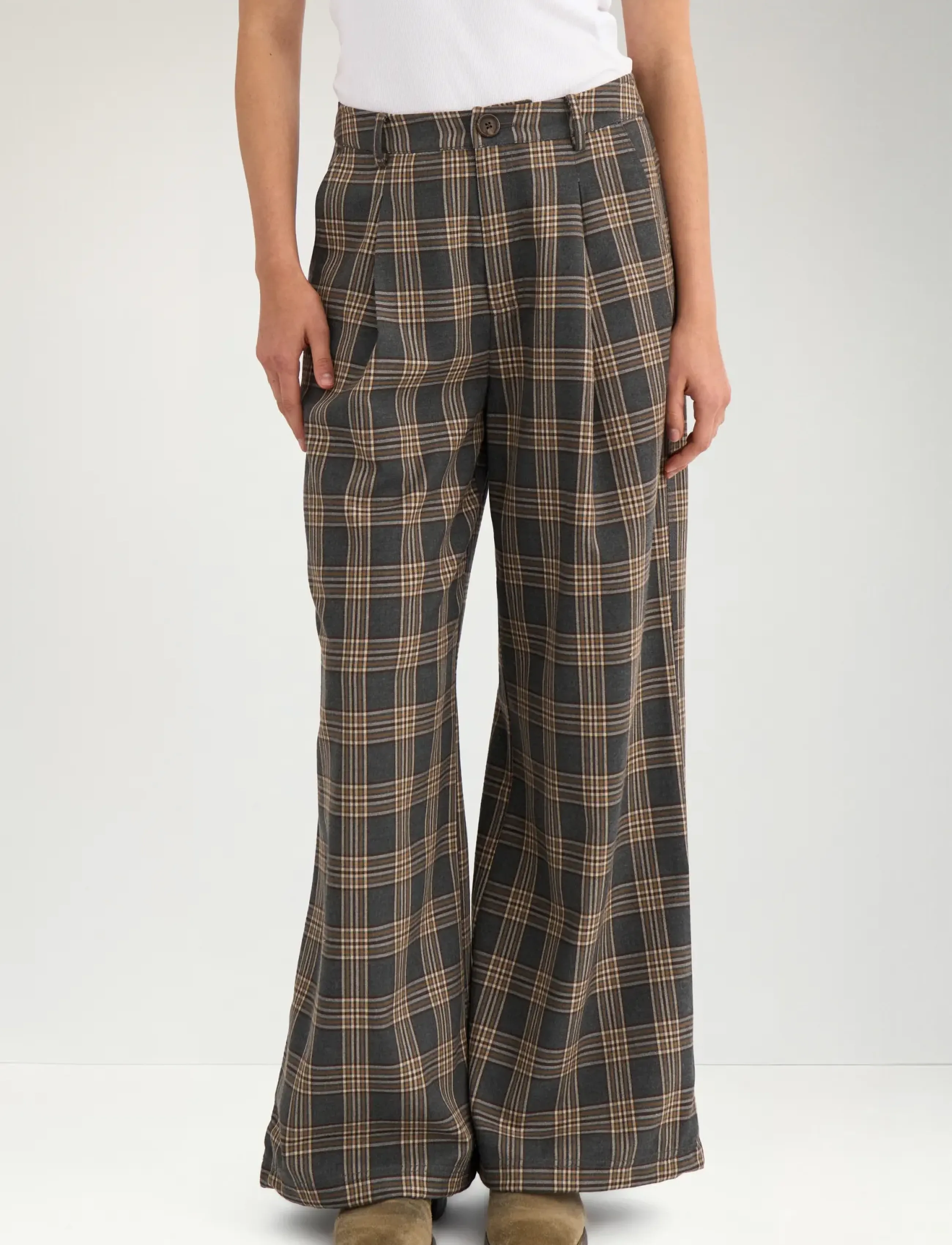 Nümph - NUKAMALA PANTS - hose mit geradem bein - dark grey melange - 3