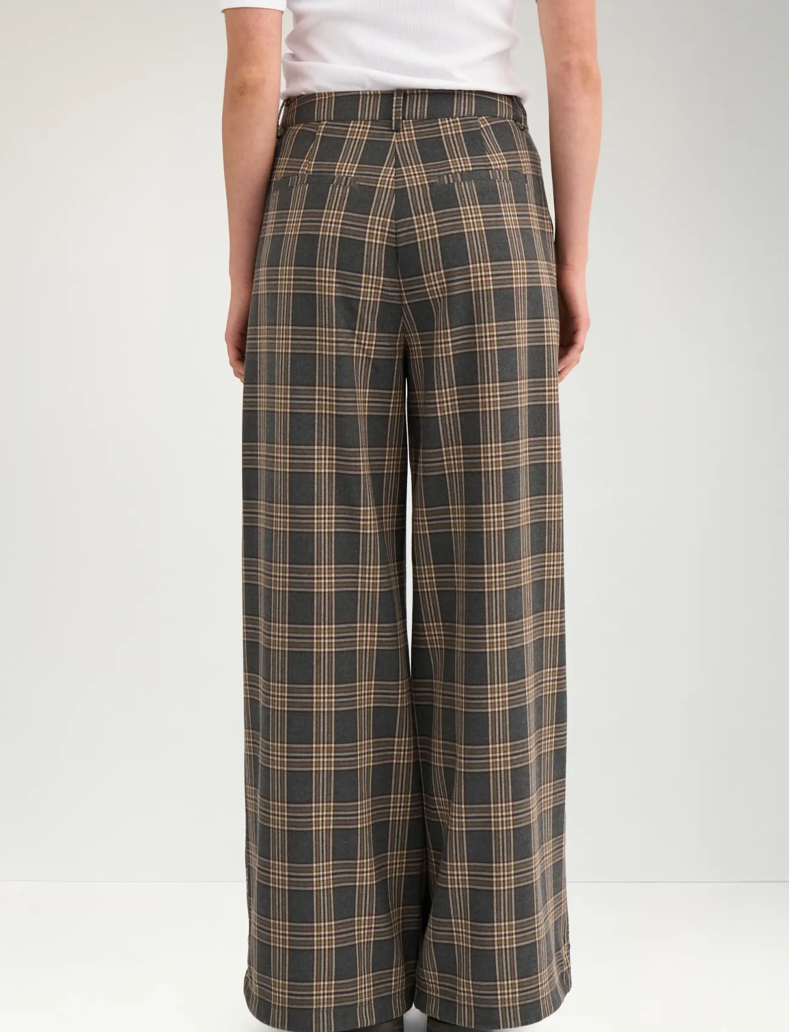 Nümph - NUKAMALA PANTS - hose mit geradem bein - dark grey melange - 4