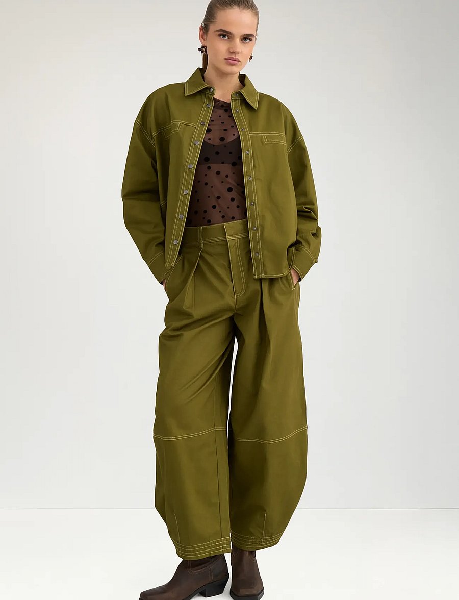 Nümph - NUKATTI BARREL PANTS - hosen mit geradem bein - fir green - 0