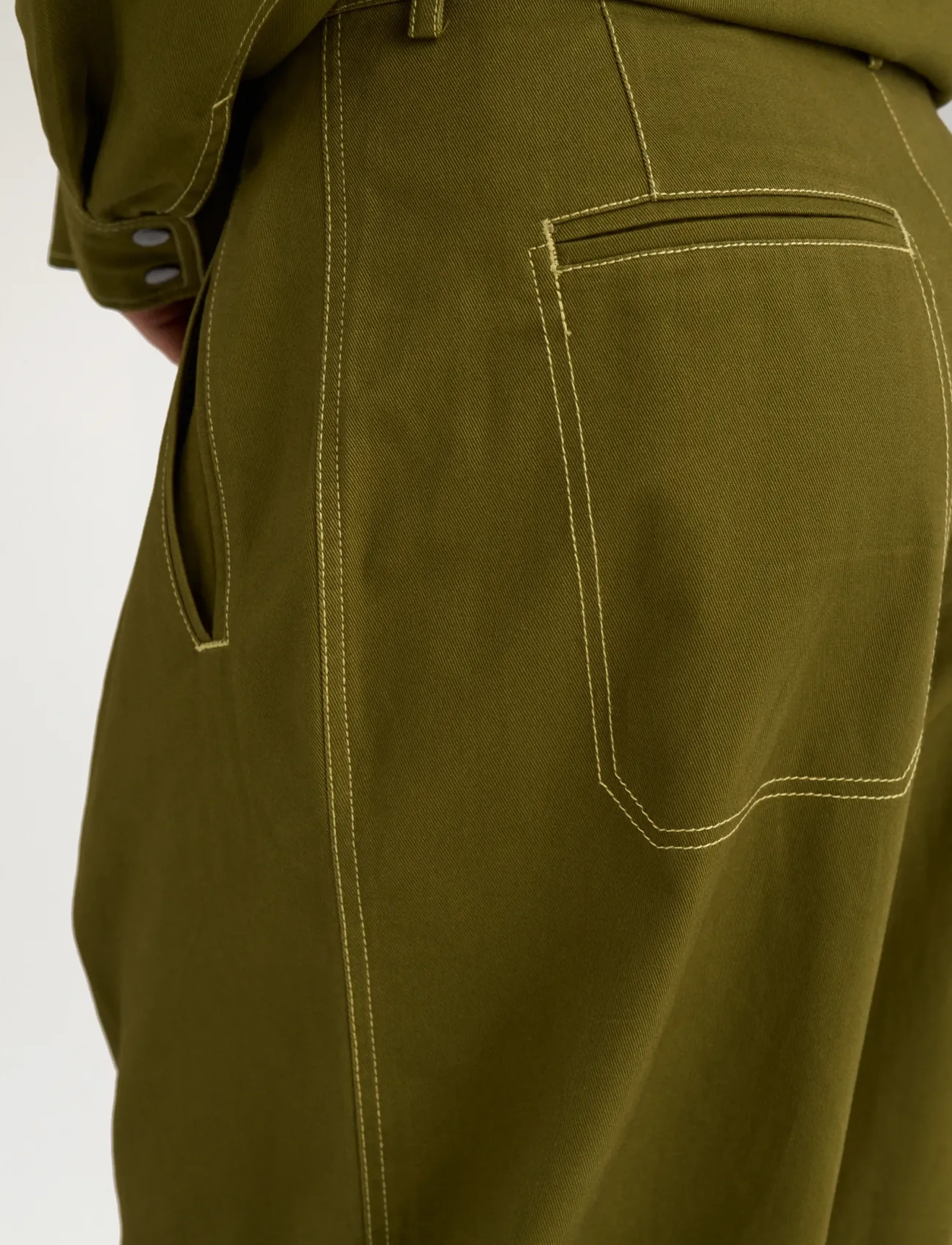 Nümph - NUKATTI BARREL PANTS - hosen mit geradem bein - fir green - 5