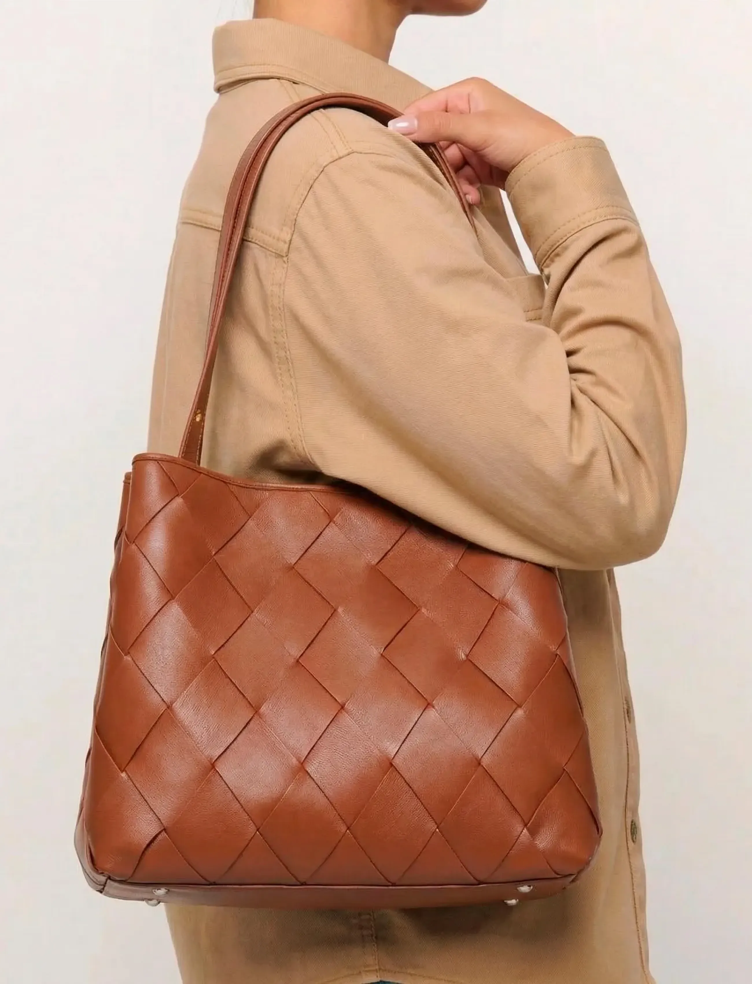 Nunoo Chiara Braided Florence Brown W. Gold, One Size, Brown, Tasker > Små Skuldertasker-Crossbody-Tasker, Dame