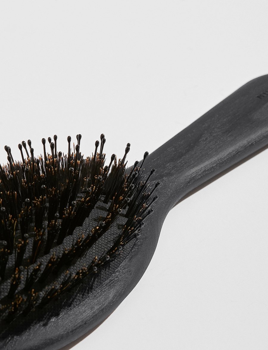 Nuori - Revitalizing Hair Brush, Small - Black - hárbursti - black - 2