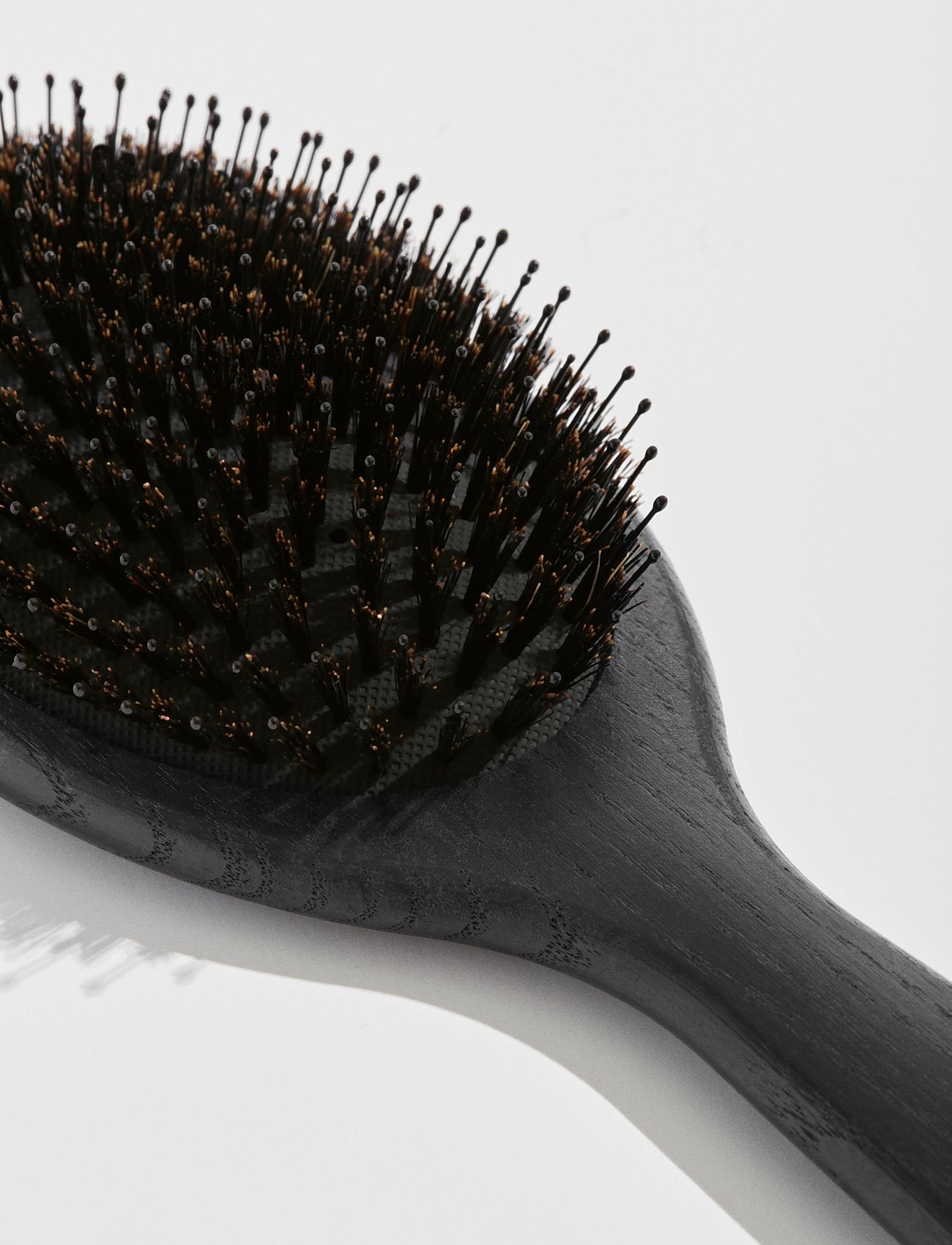 Nuori - Revitalizing Hair Brush Large - Black - paddle brush - black - 2
