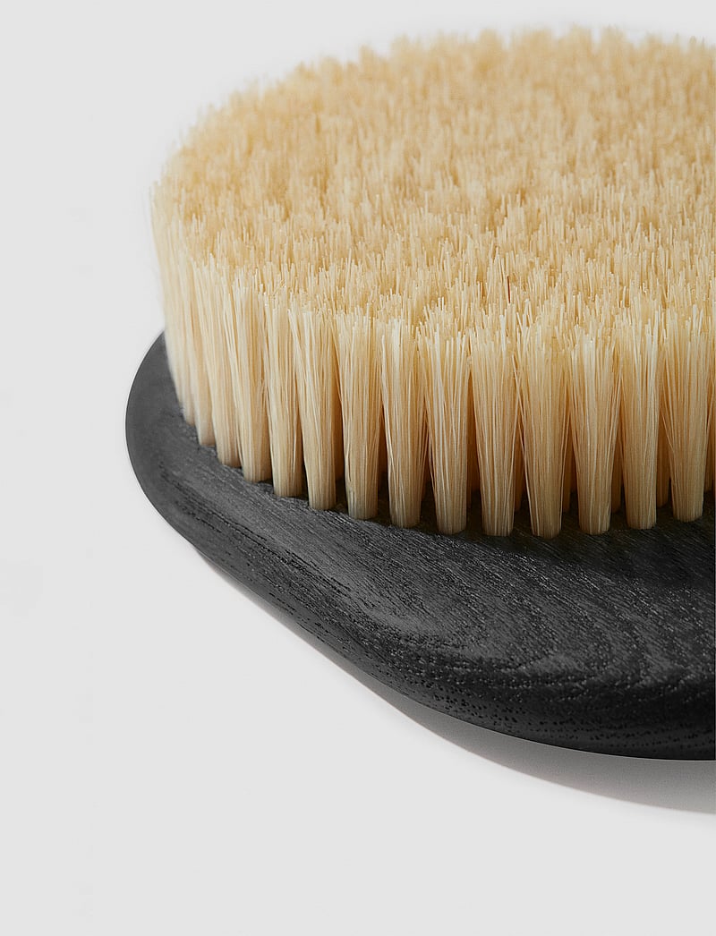 Nuori - Smoothing Body Brush - Black - scandinavian brands - black - 0
