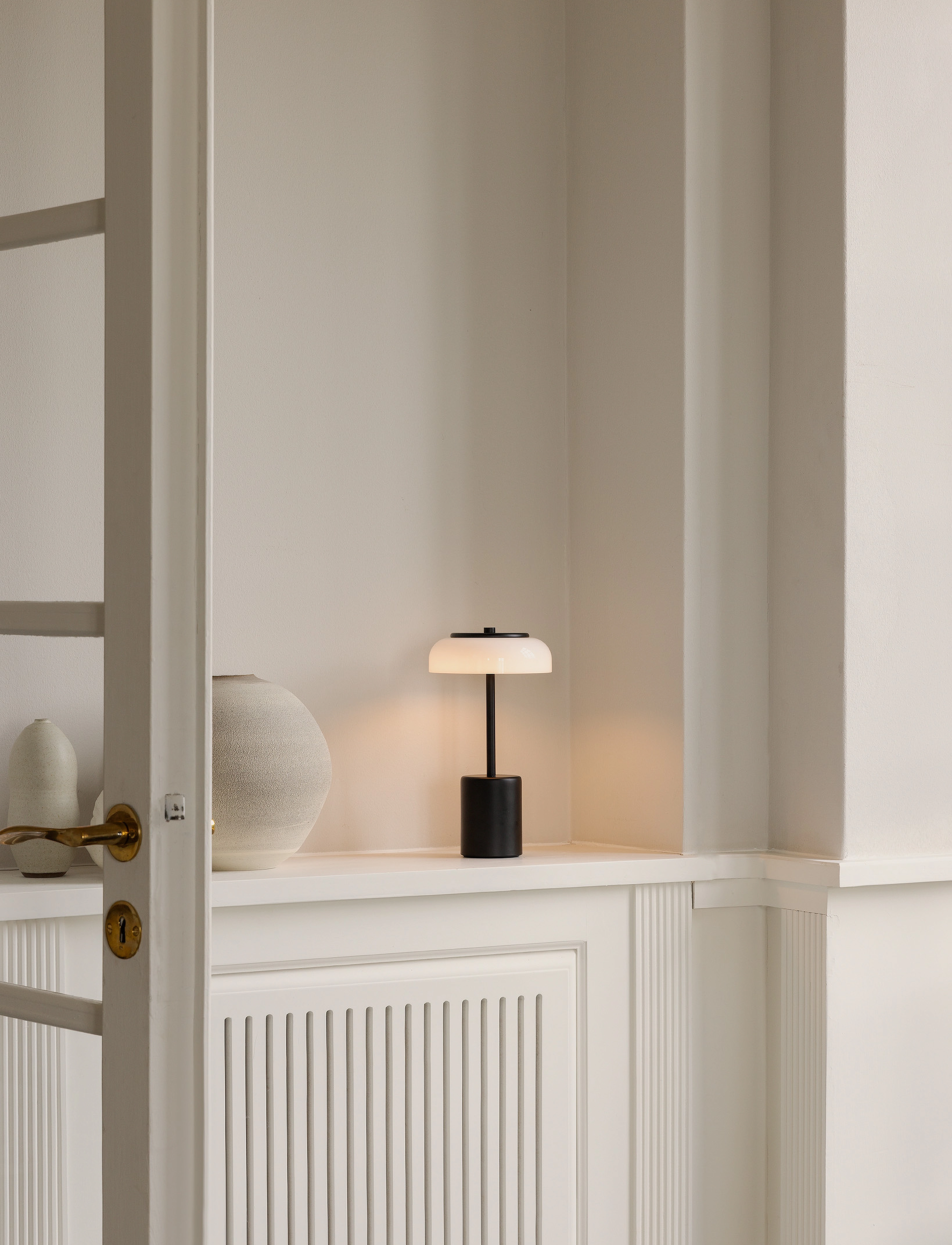 Nuura - Blossi Table Mini - mobile lampen - black / opal - 4