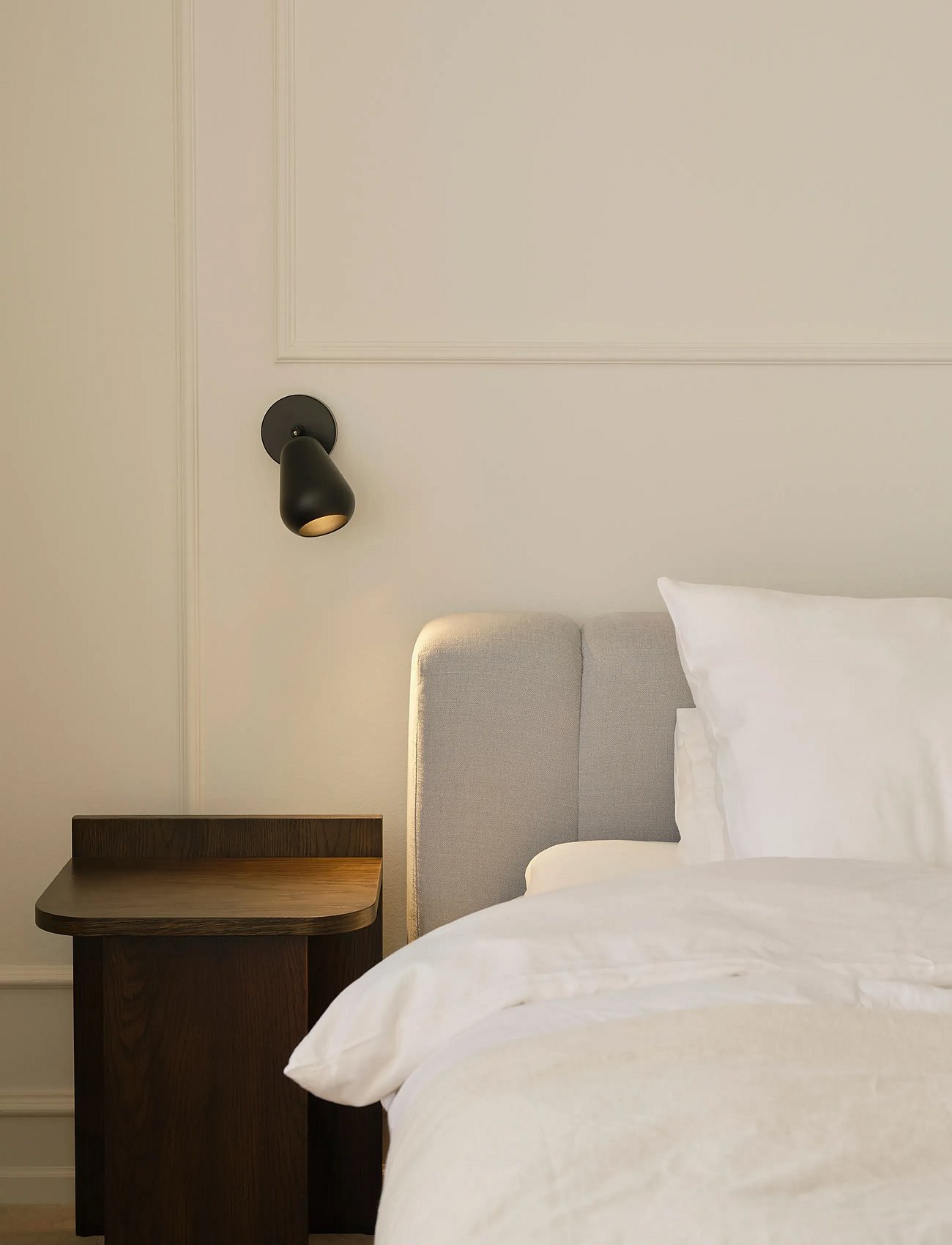 Anoli Spot Surface - BLACK / BALCK