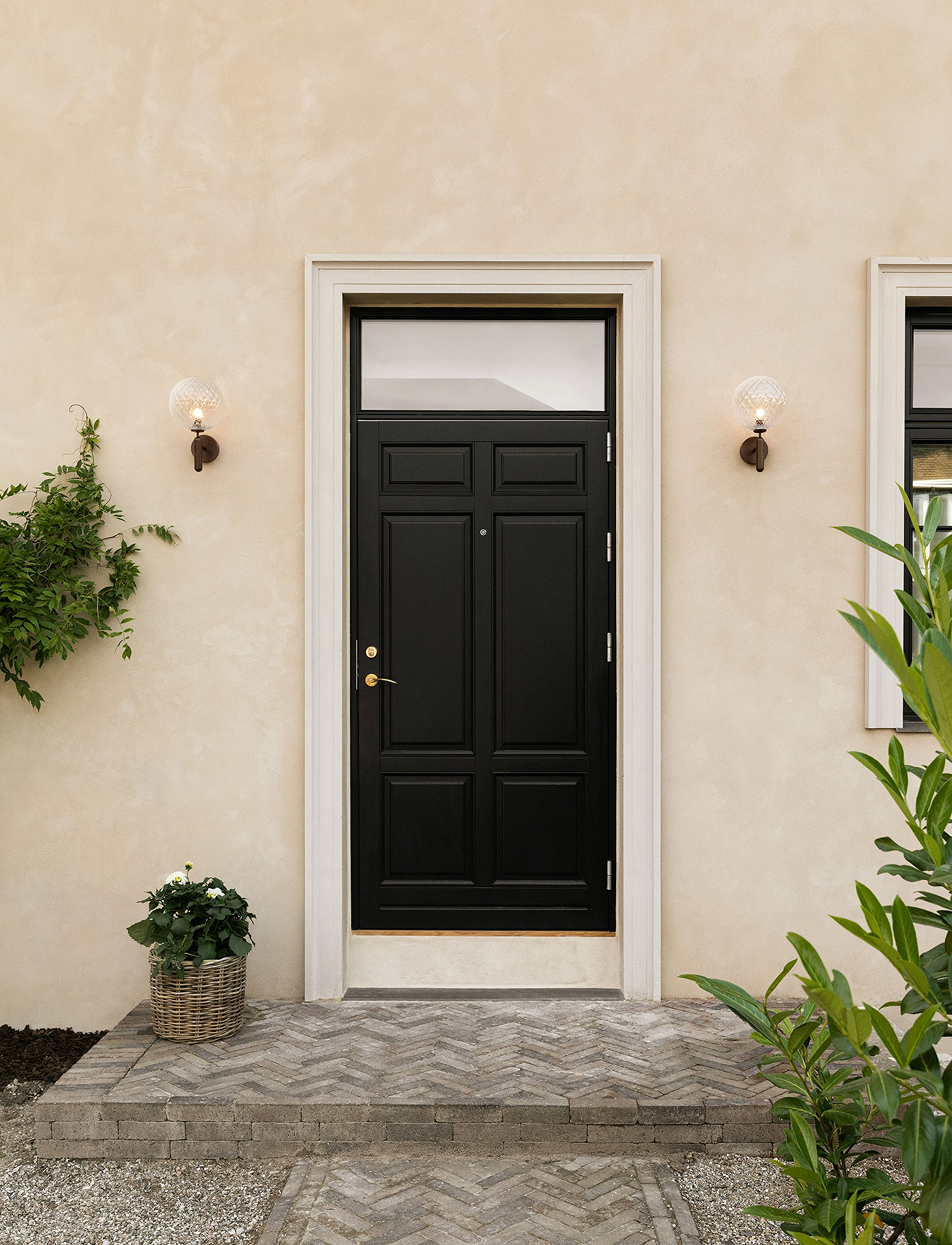 Nuura - Miira Wall Outdoor - fasadbelysning - dark bronze / optic clear - 3