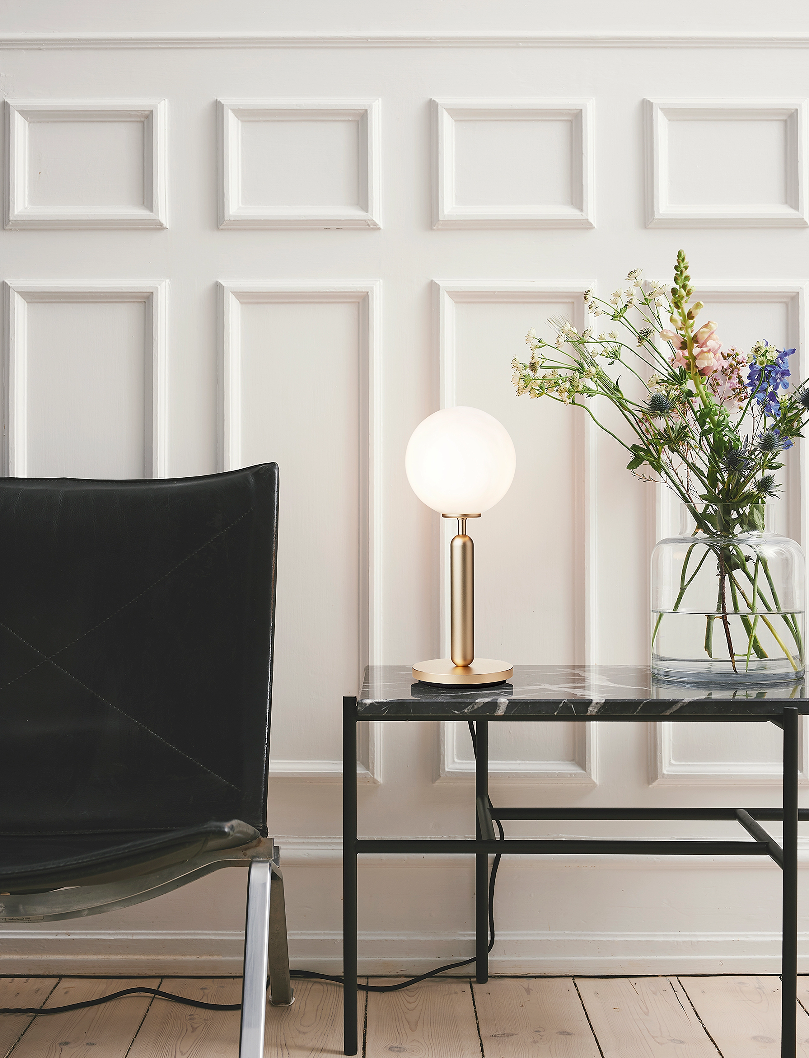 Nuura - Miira Table - schreibtisch- & tischlampen - brass / opal - 3