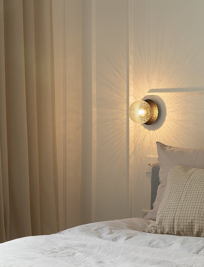 Nuura - Liila 1 Small - wandleuchten - black / optic clear - 0