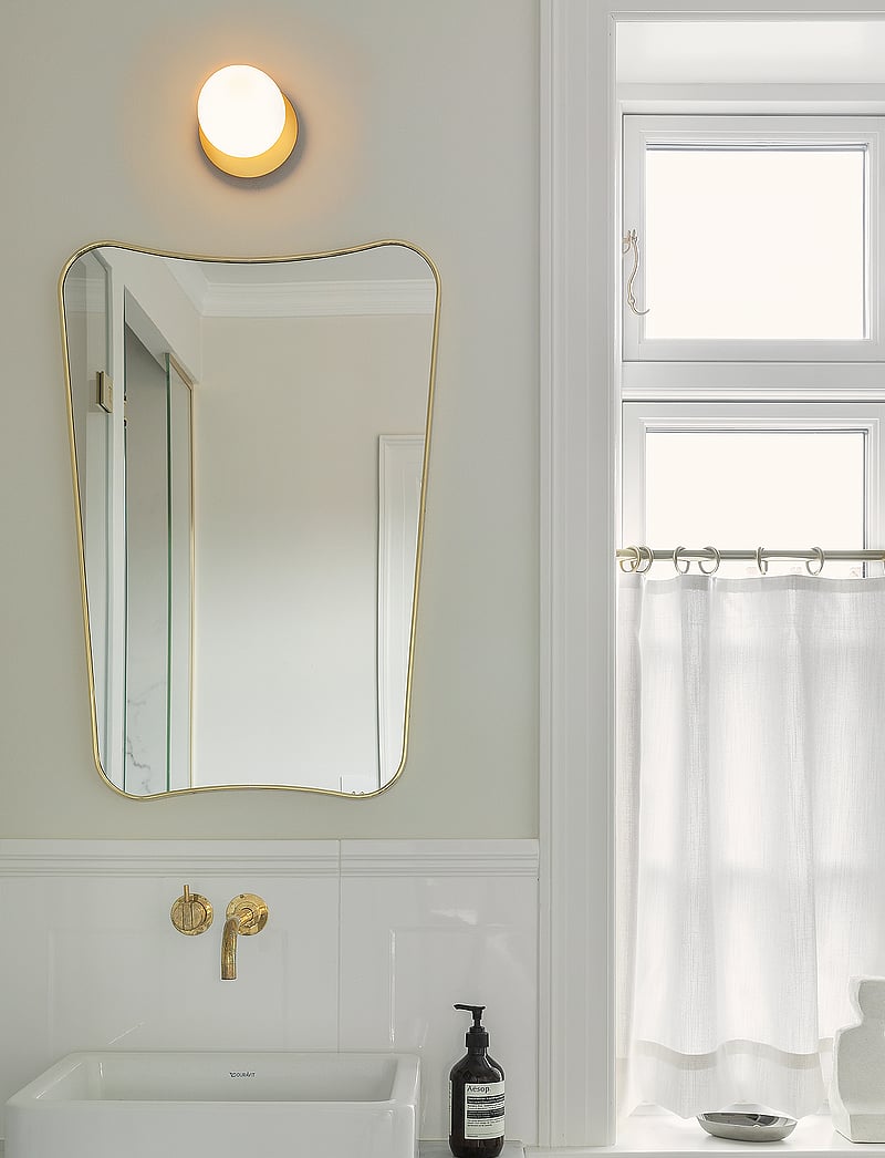 Nuura - Liila 1 Small - wandleuchten - nordic gold / opal - 0