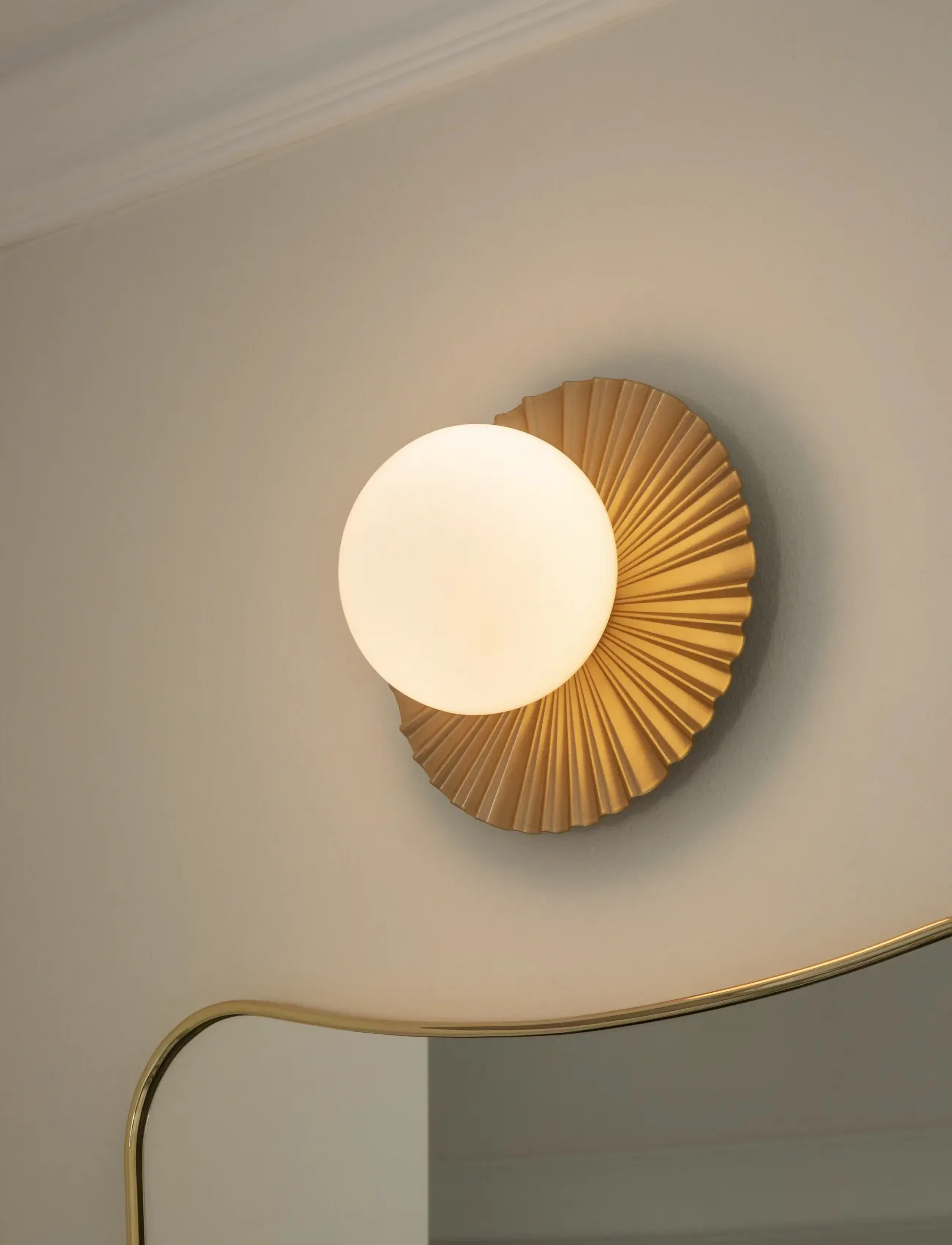 Nuura - Liila Muuse Small Wall/Ceiling - væglamper - nordic gold / opal - 5