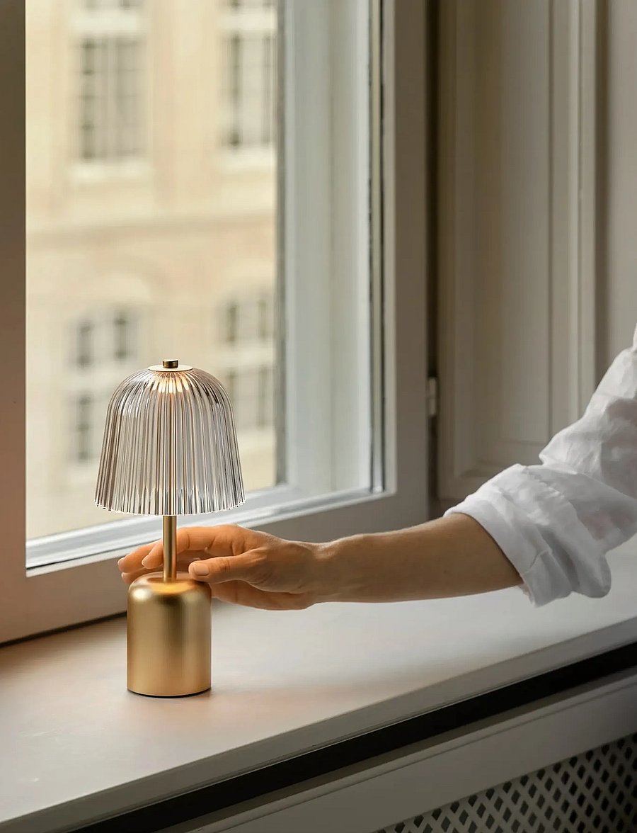 Nuura - Asteea Table Portable - kaasaskantavad lambid - satin brass/ripple glass - 2