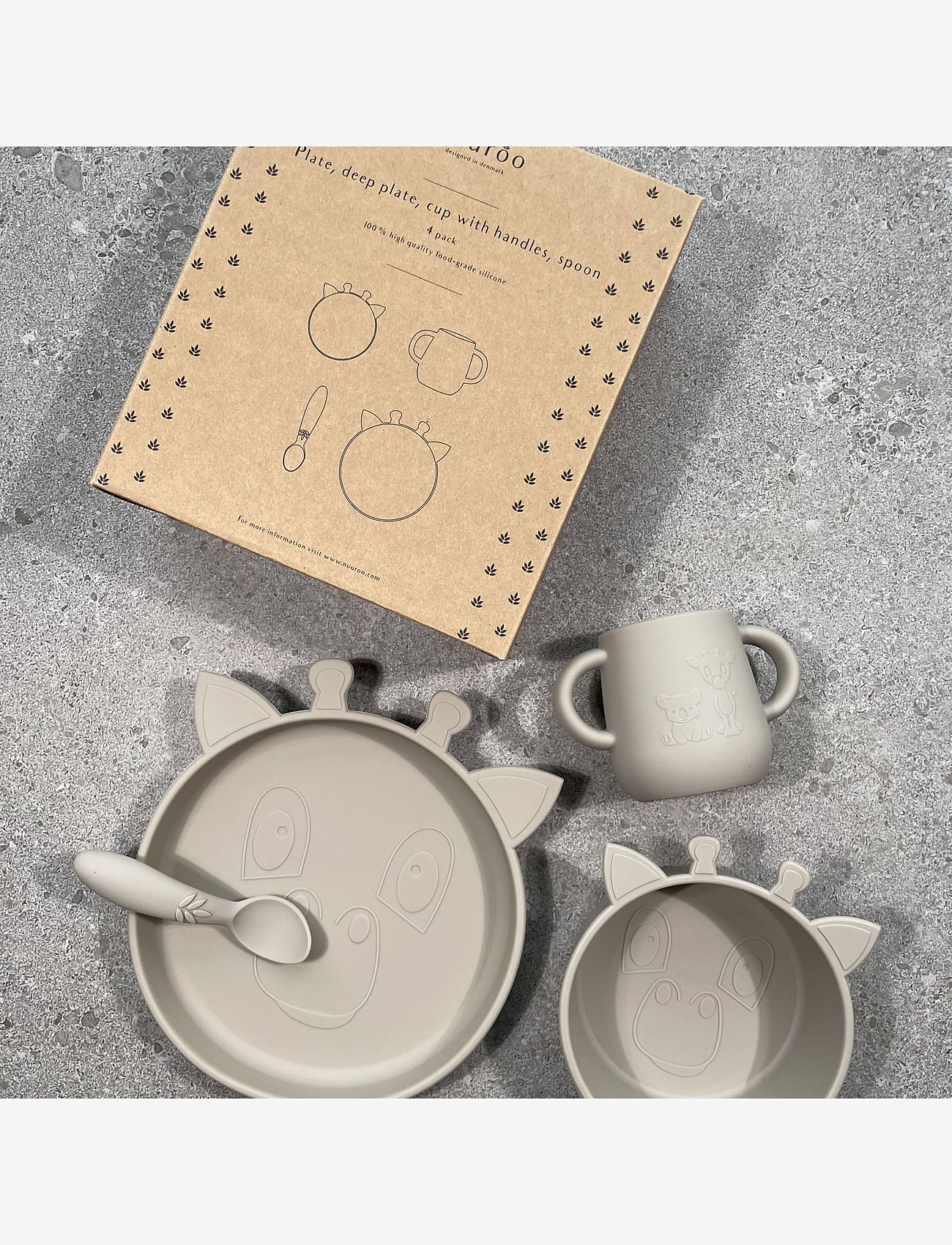 Nuuroo - Lykke silicone dinner set 4-pack Giraf - Õhtusöögikomplektid - cobblestone - 1