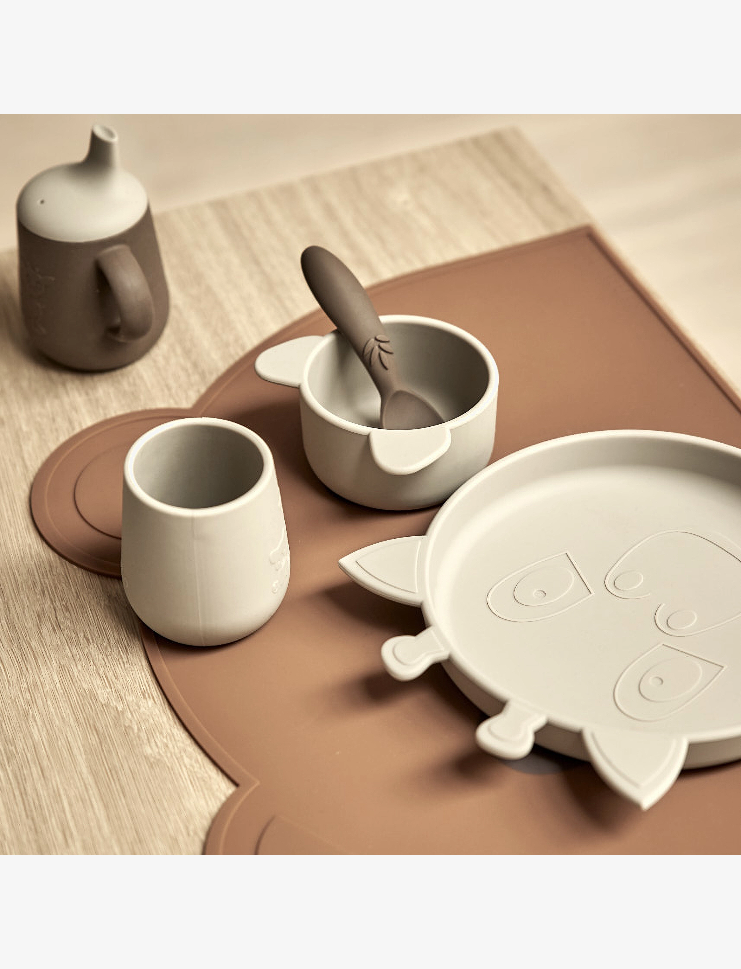 Nuuroo - Lykke silicone dinner set 4-pack Giraf - Õhtusöögikomplektid - cobblestone - 2