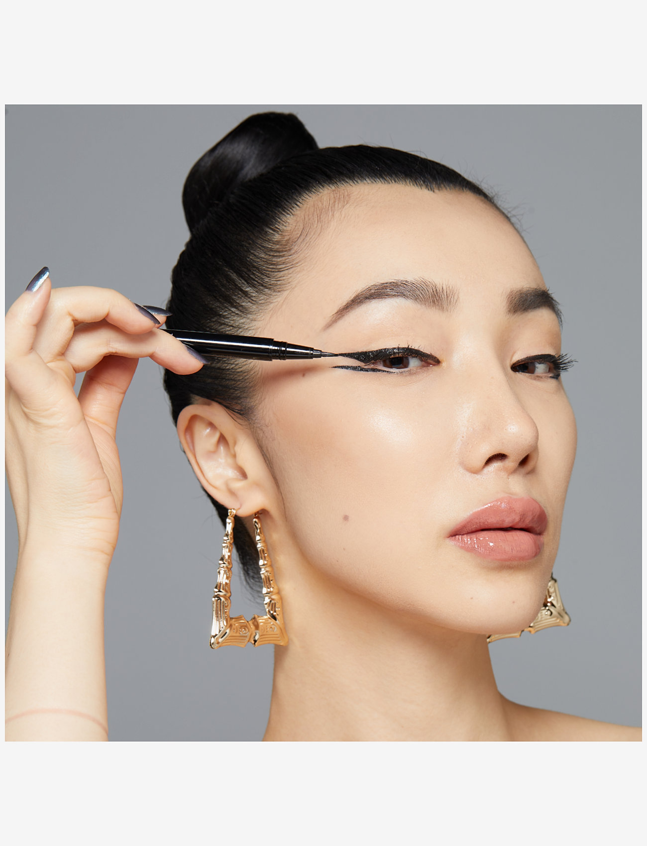 NYX Professional Makeup - NYX Professional Makeup, Epic Ink Liner, waterproof liquid eyeliner, 01 Black, 1ml - smink - black - 3