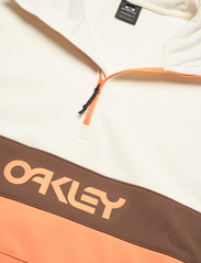 Oakley Sports - TNP NOSE GRAB SOFTSHELL HOODIE - džemperi ar kapuci - arctic white/soft orange - 2