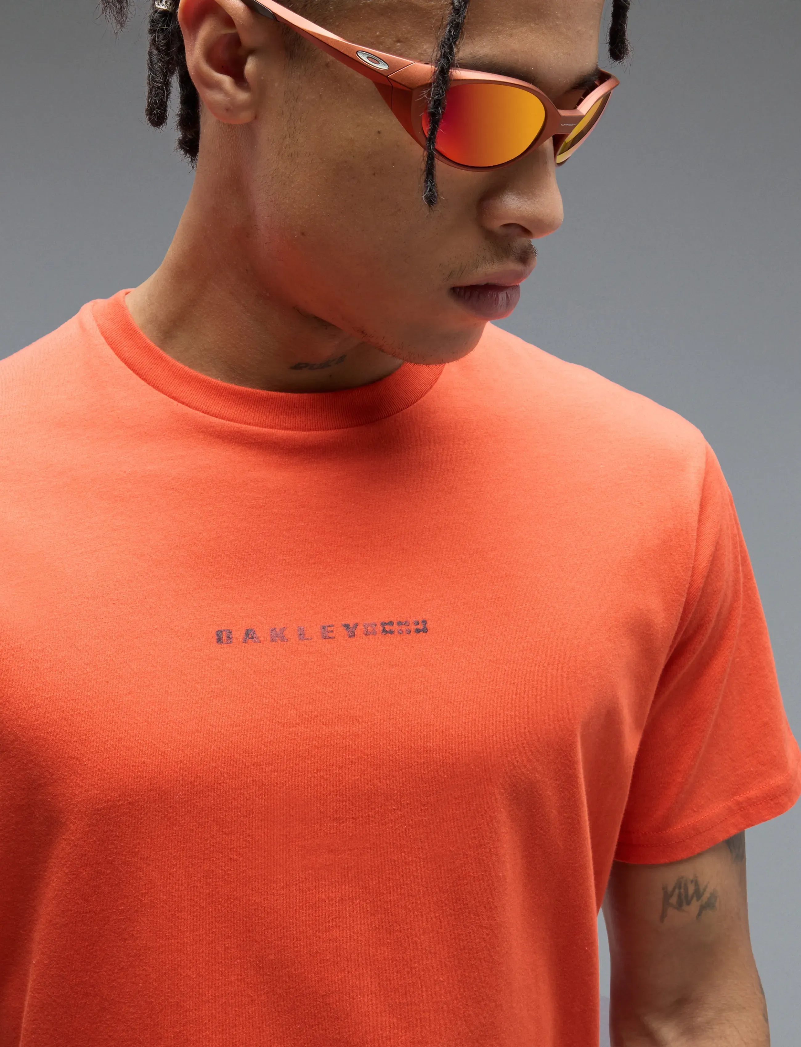 OAKLEY Futurescape Logo Hibiscus Tee, 54, Orange, T-Shirts > Sportstoppe, Børn