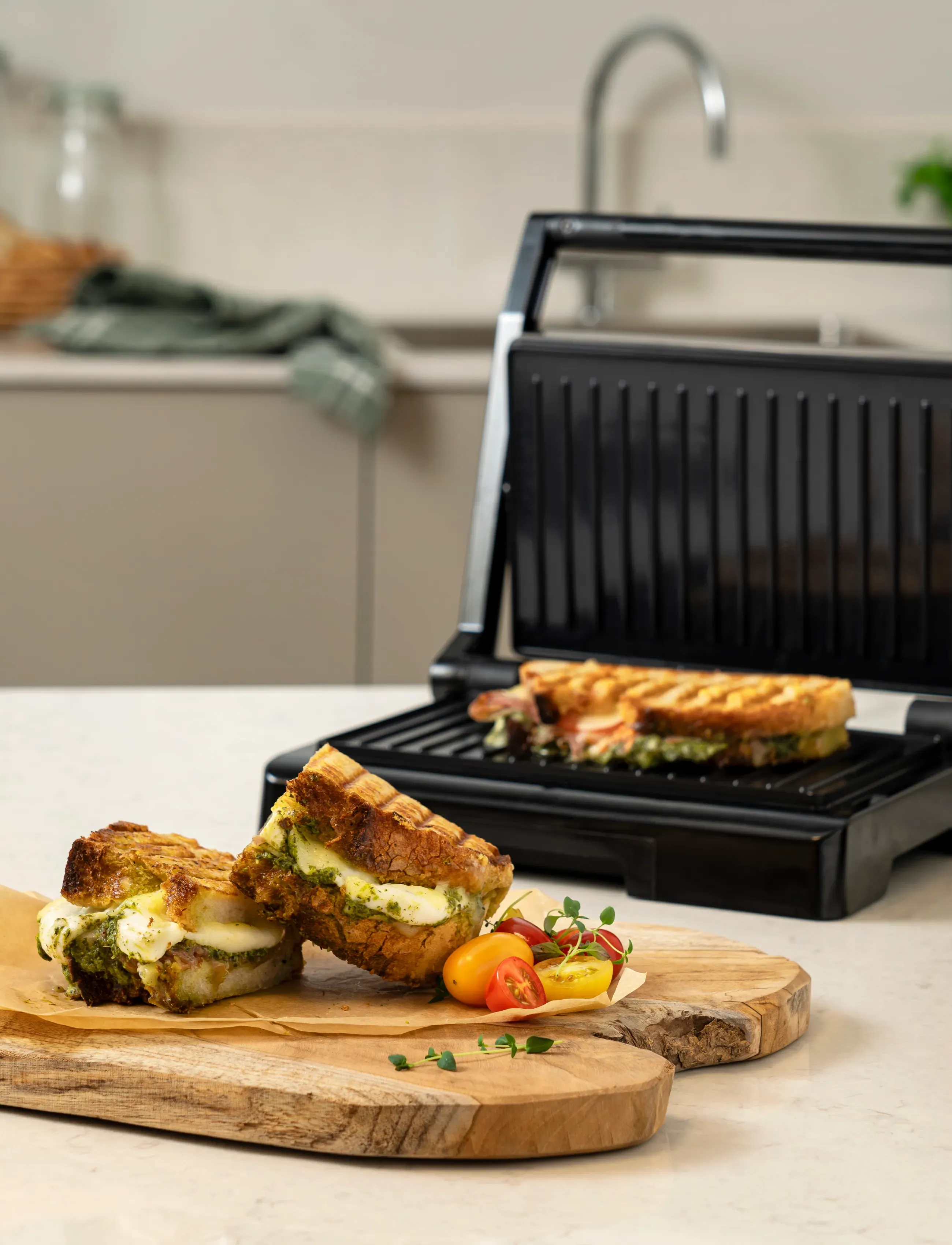 OBH Nordica Bronze Sandwich Maker, 1000 W, Kitchen Appliances, Schwarz - Makers, Homeware