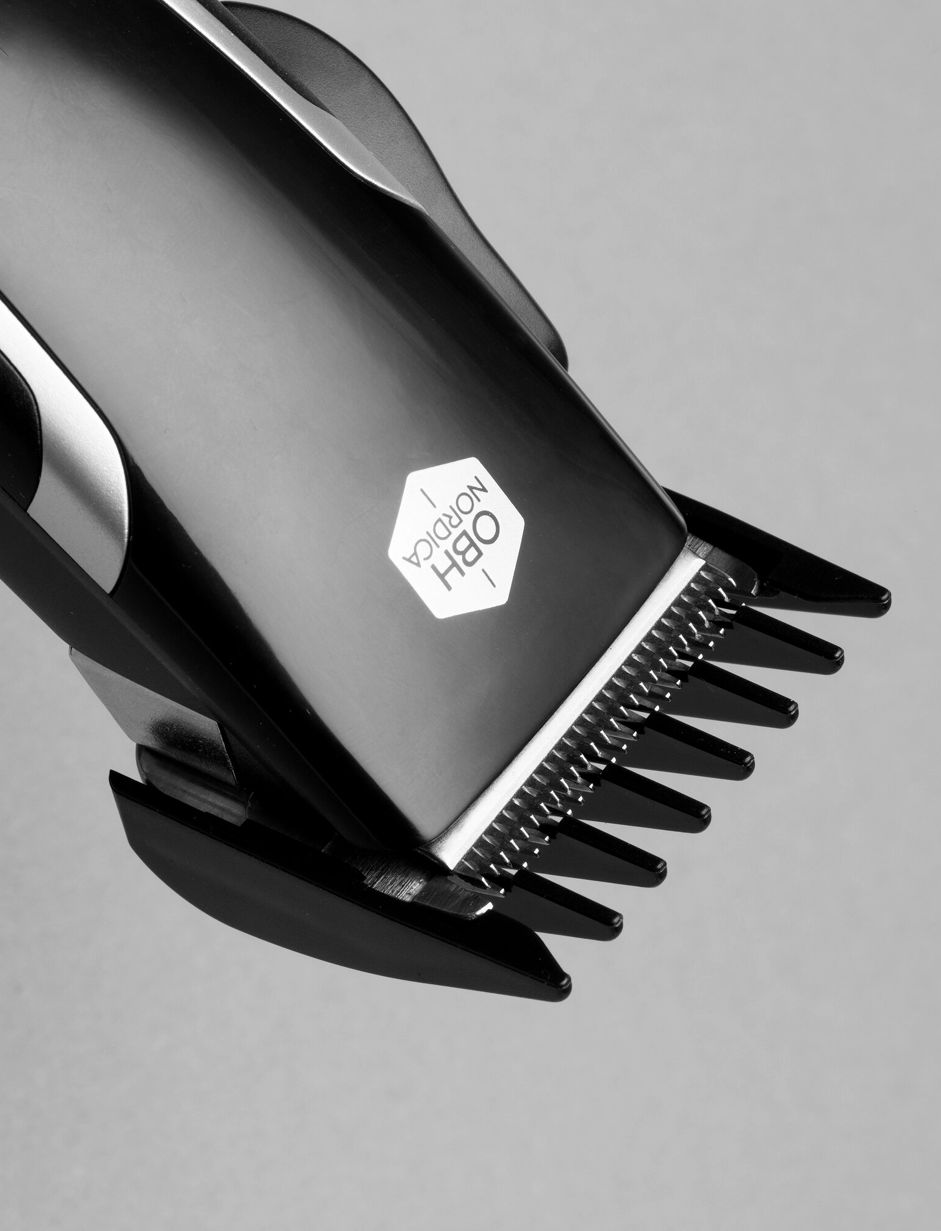 OBH Nordica - Attraxion classic hair and beard clipper - black, silver - 2
