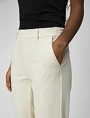 Object - OBJLISA SLIM PANT NOOS - slim fit trousers - sandshell - 3