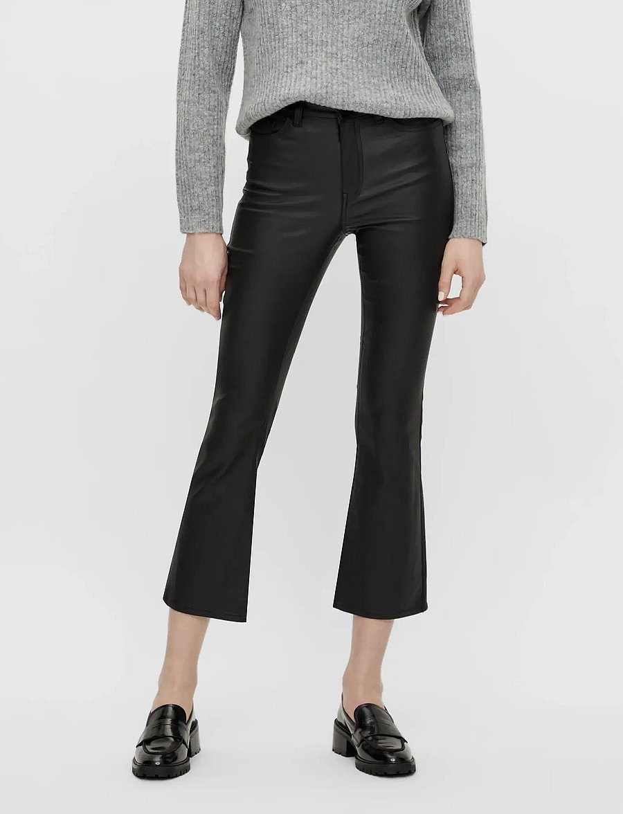 Object - OBJBELLE MW 7/8 COATED FLARED PANTS DIV - Útvíðar gallabuxur - black - 0