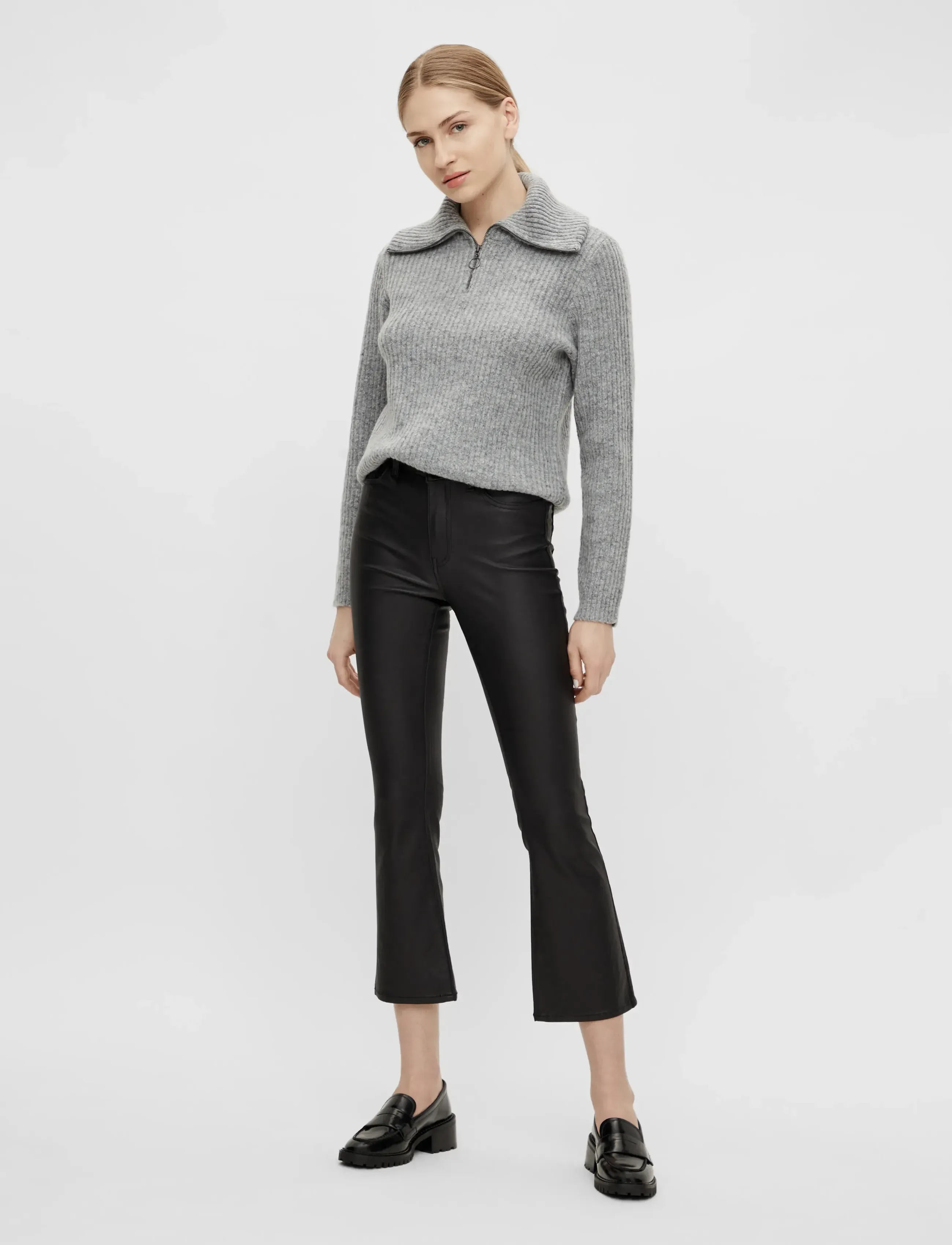 Object - OBJBELLE MW 7/8 COATED FLARED PANTS DIV - flared jeans - black - 4